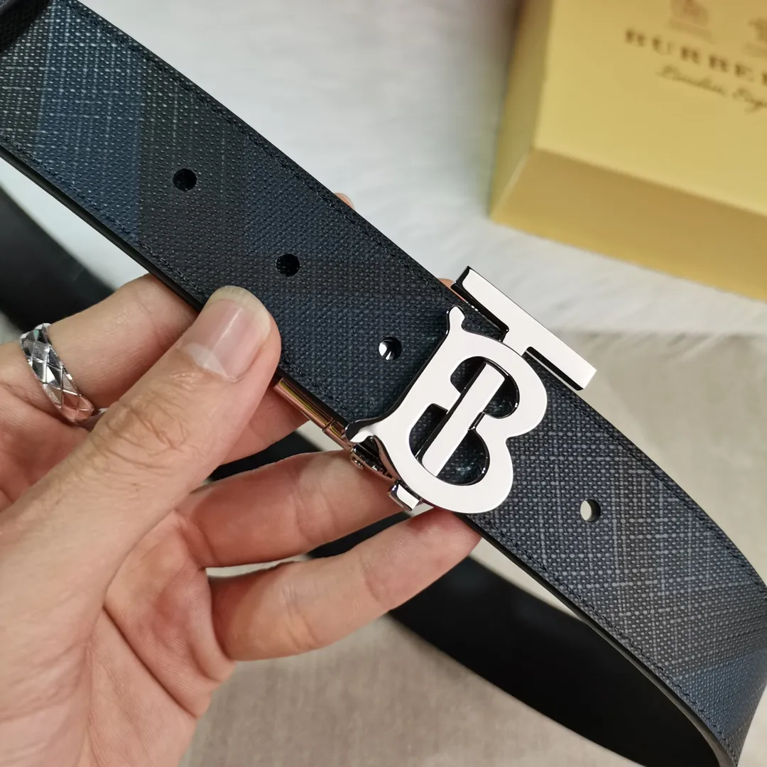 Burberry 新作黒レザーベルト - 画像 (8)