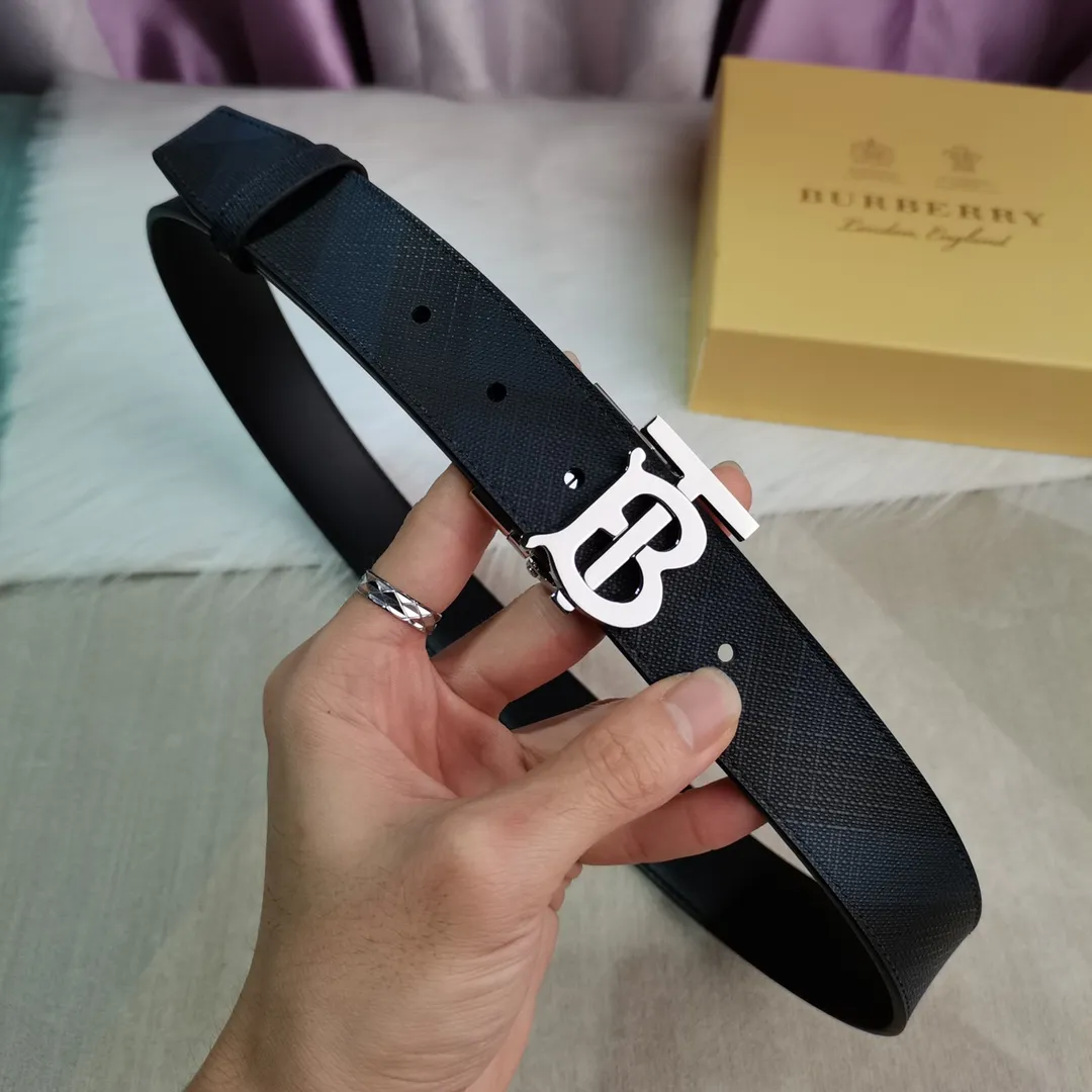 Burberry 新作黒レザーベルト - 画像 (9)