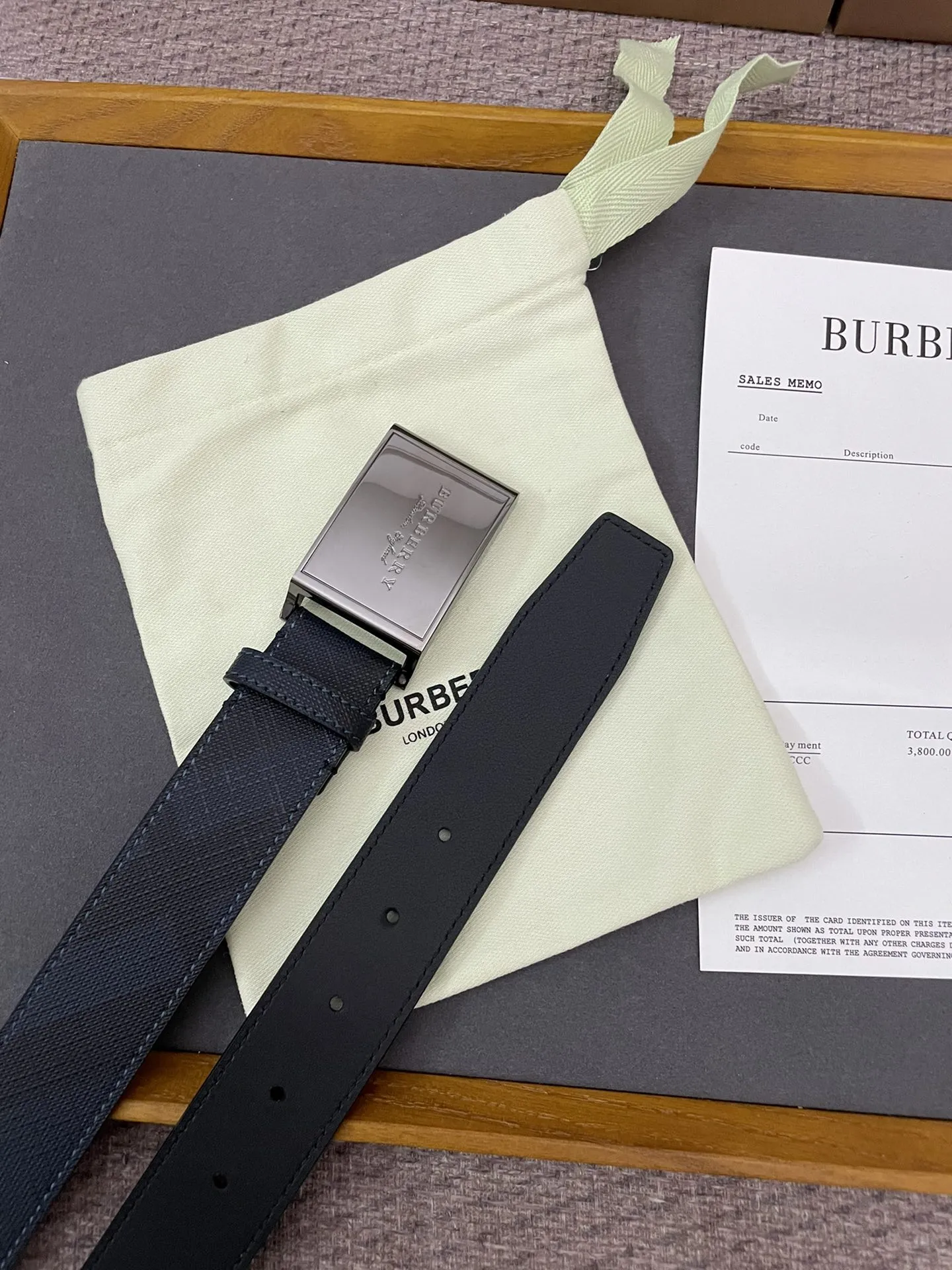 バーバリー新作ロンドングレーベルト黒 - 画像 (6)