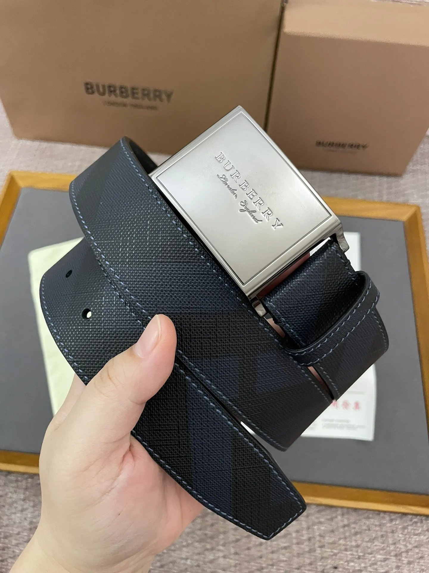 バーバリー新作ロンドングレーベルト黒 - 画像 (7)