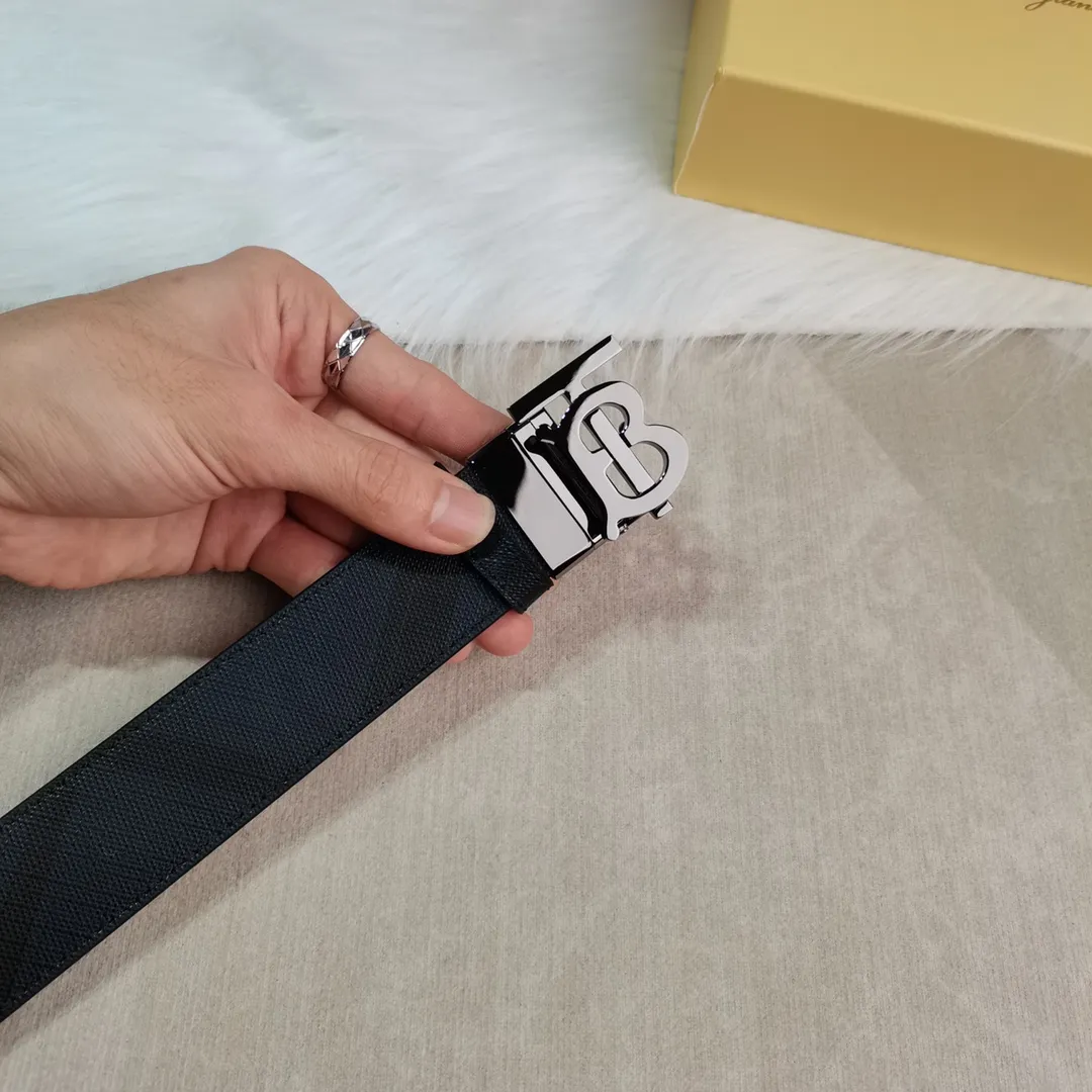 Burberry 新作黒 レザーベルト