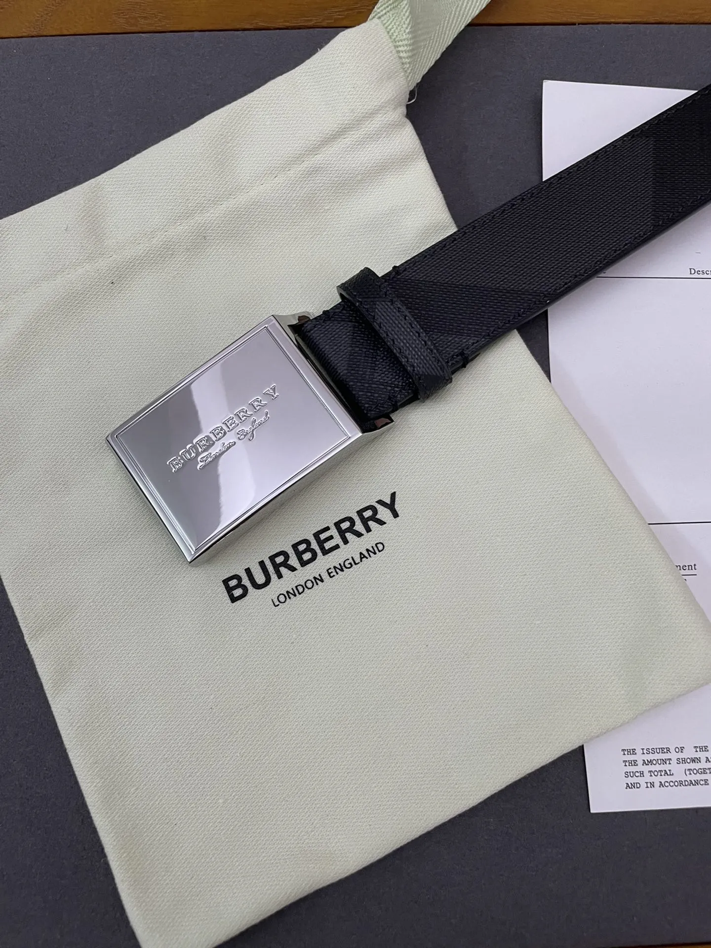Burberry 新作ロンドングレンチェックベルト黒