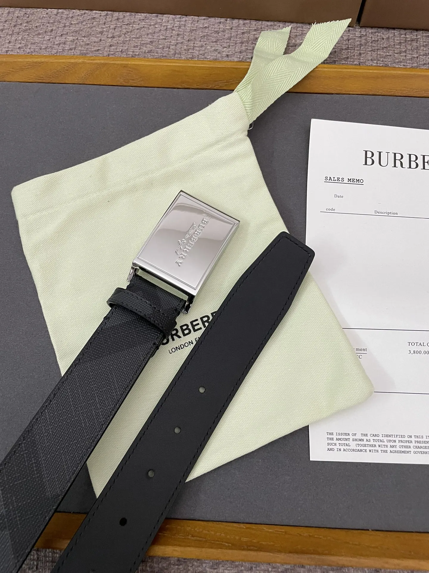 Burberry 新作ロンドングレンチェックベルト黒 - 画像 (6)