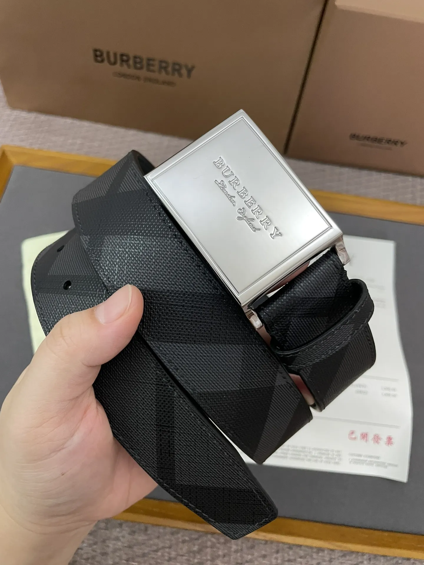 Burberry 新作ロンドングレンチェックベルト黒 - 画像 (7)