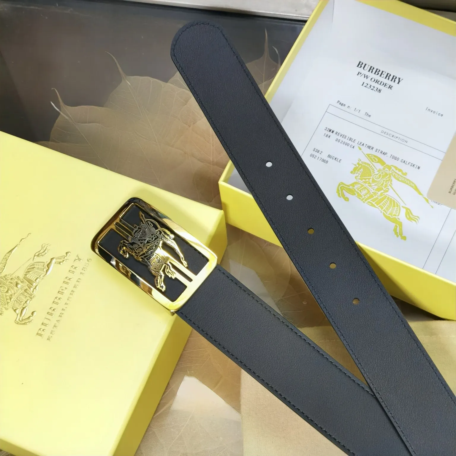 バーバリーブラック新作ベルトゴールドバックル - 画像 (7)