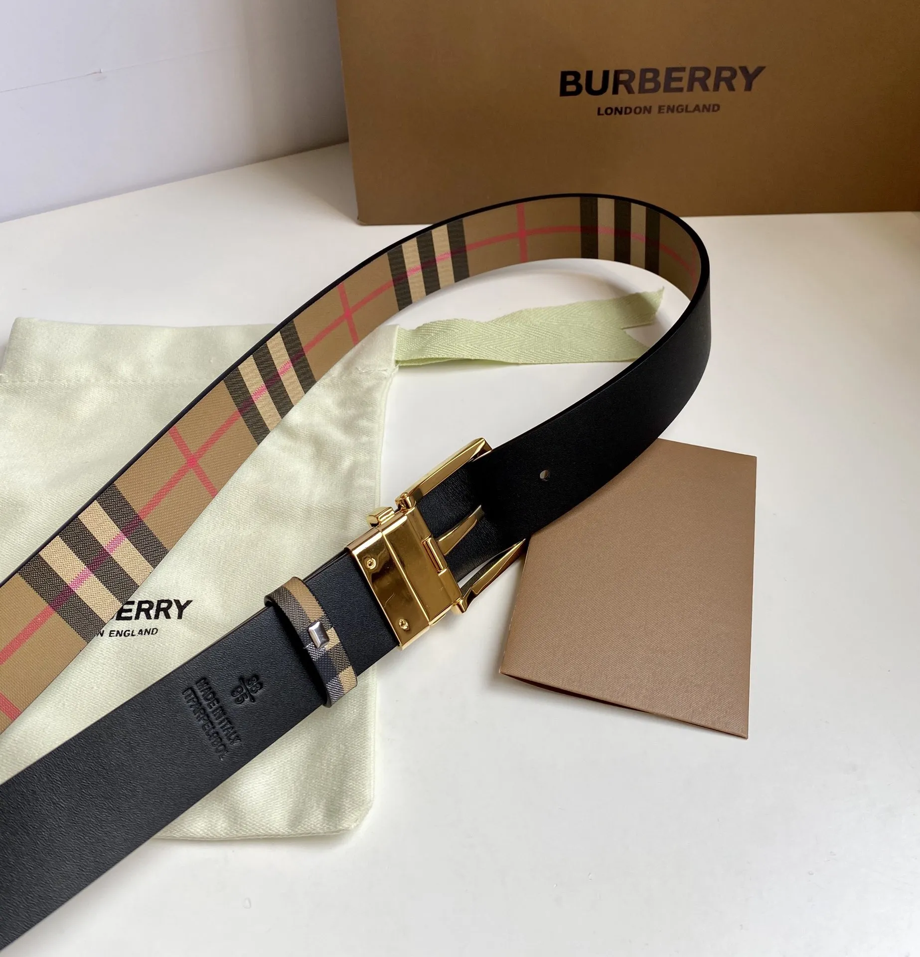 Burberry 新作イタリア製ベルト カラフルチェック - 画像 (9)