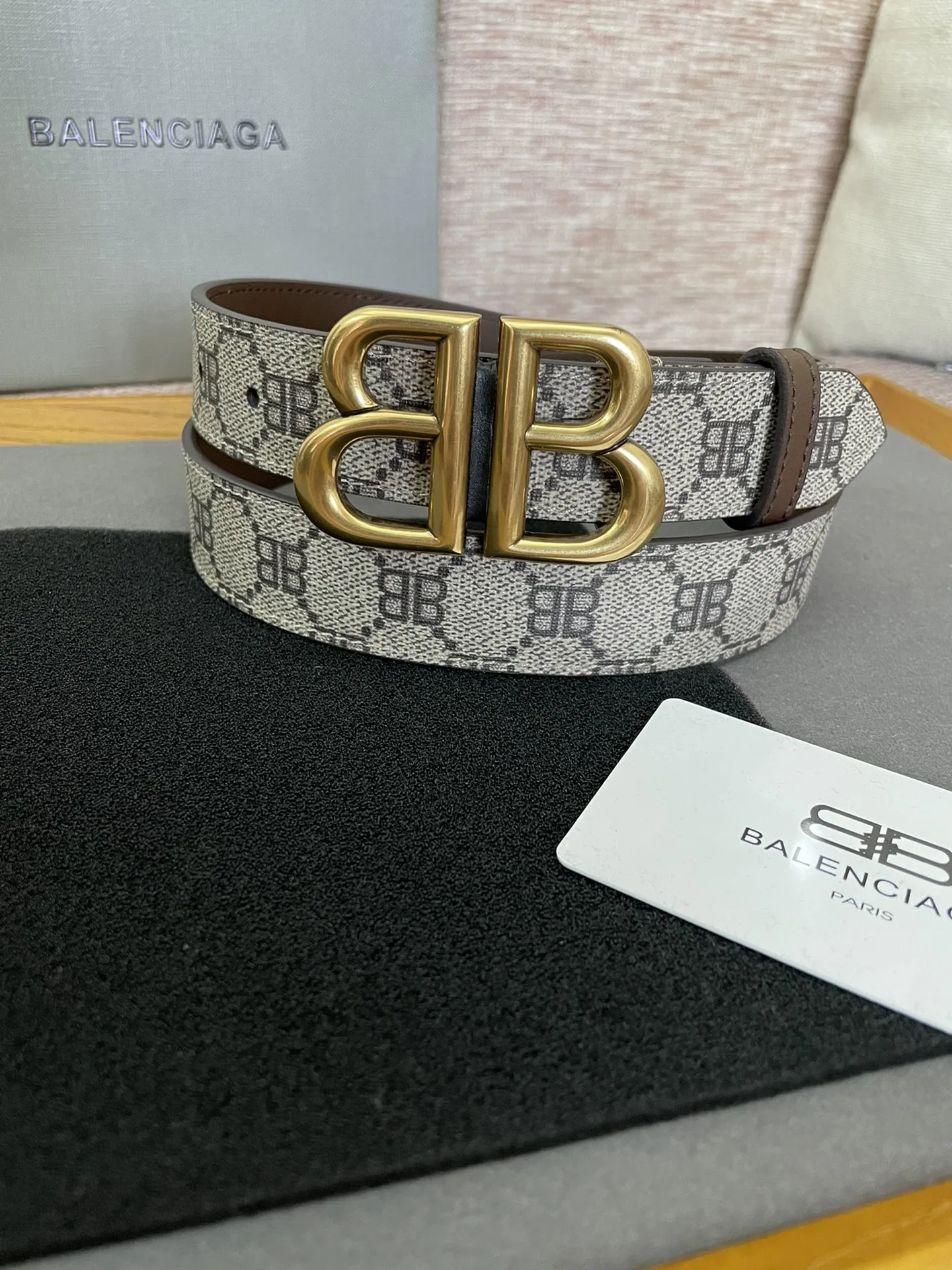 BALENCIAGA 新作ベージュプリントベルト - 画像 (5)