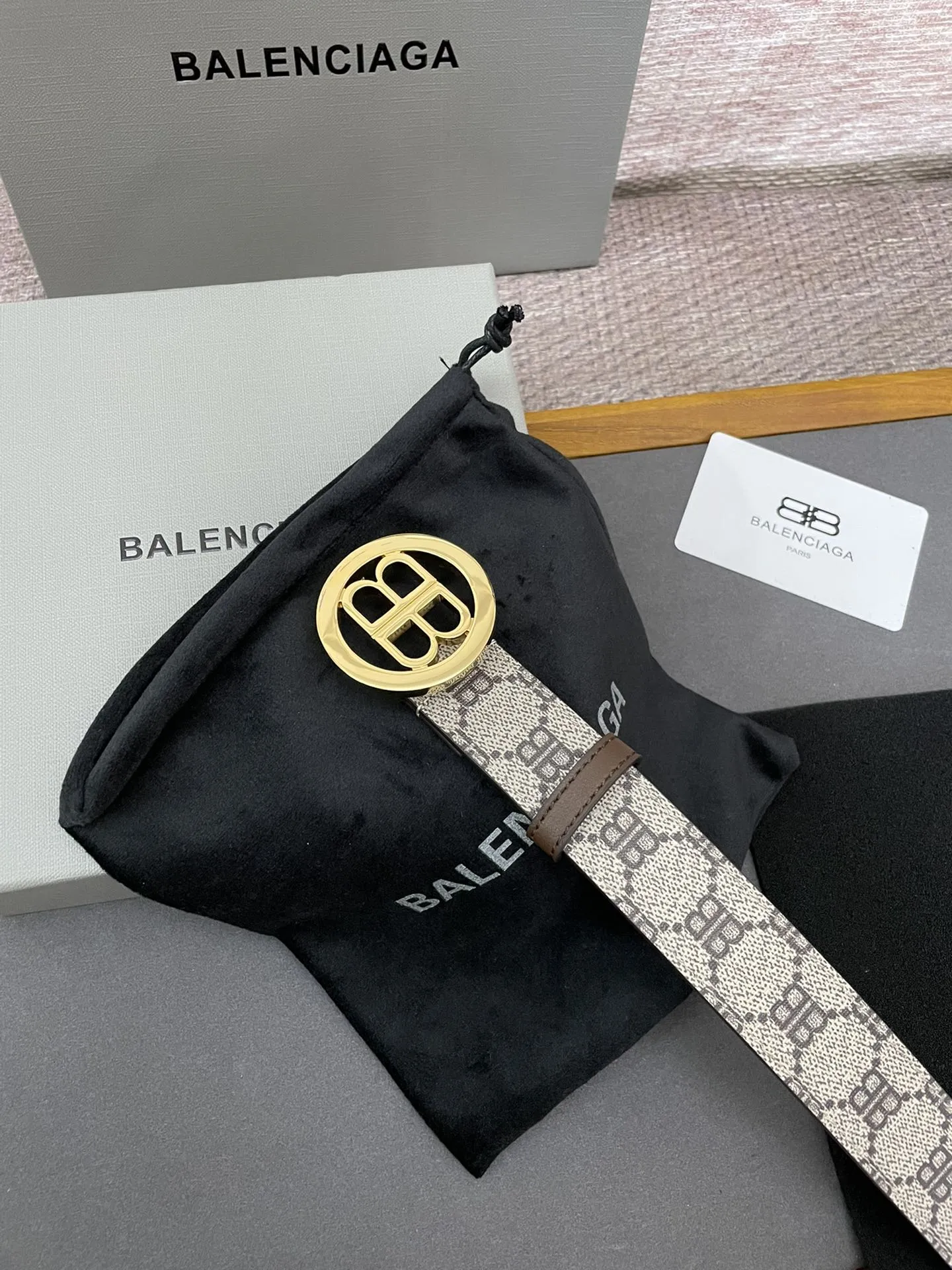 BALENCIAGA 新作ベージュレザーベルト - 画像 (4)