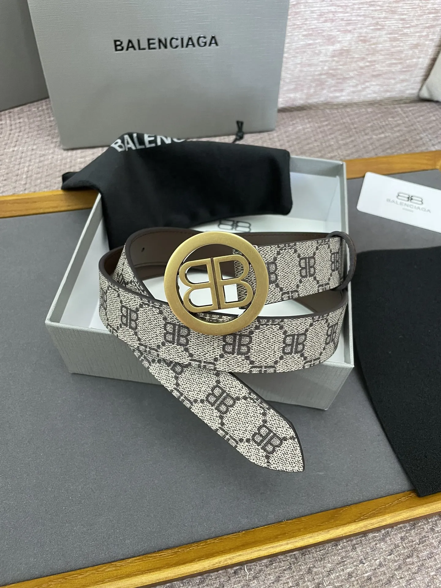 BALENCIAGA 新作ベージュBBバ buckleベルト - 画像 (3)