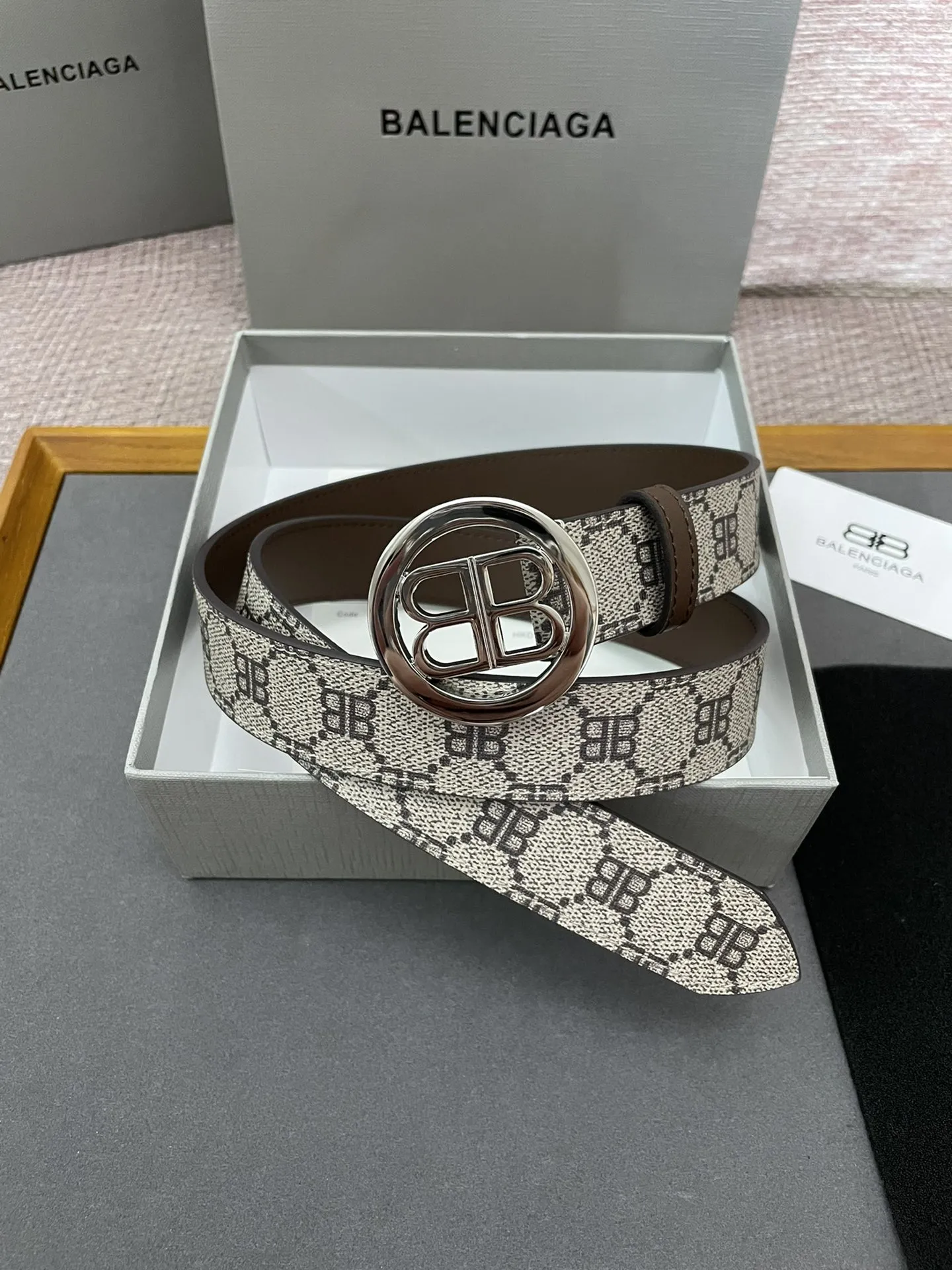 BALENCIAGA 新作ベージュプリントベルト3.0cm - 画像 (3)