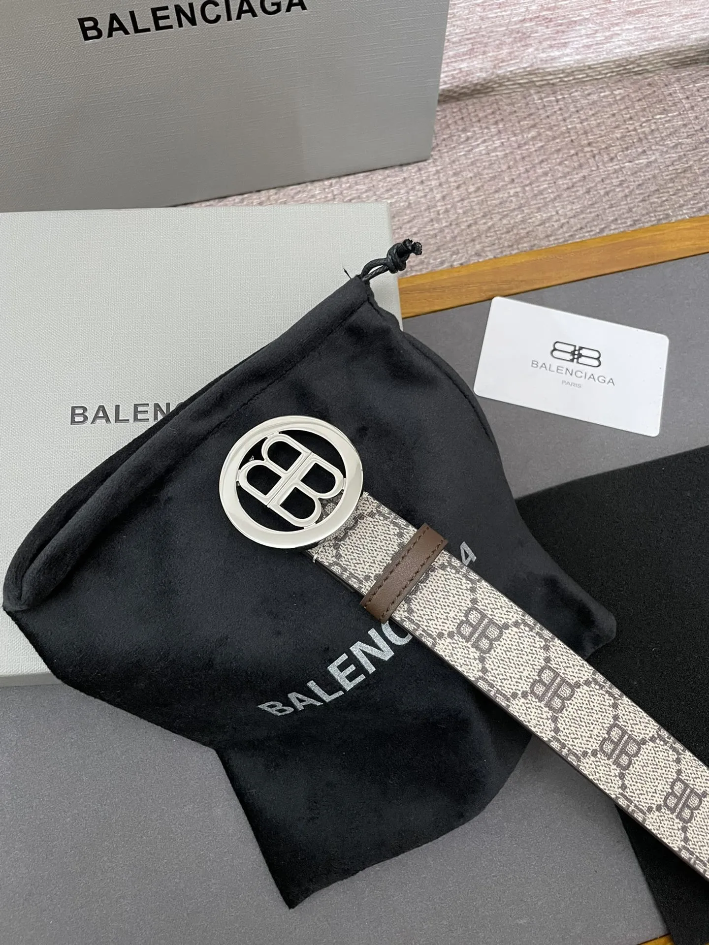 BALENCIAGA 新作ベージュプリントベルト3.0cm - 画像 (4)