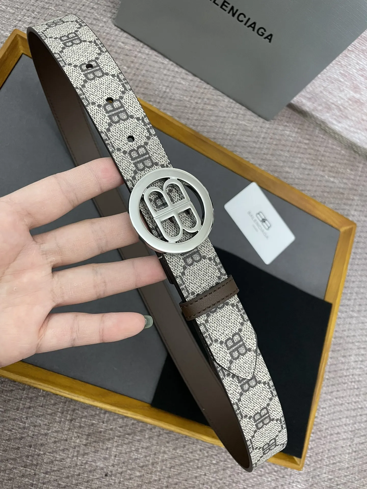 BALENCIAGA 新作ベージュプリントベルト3.0cm - 画像 (6)