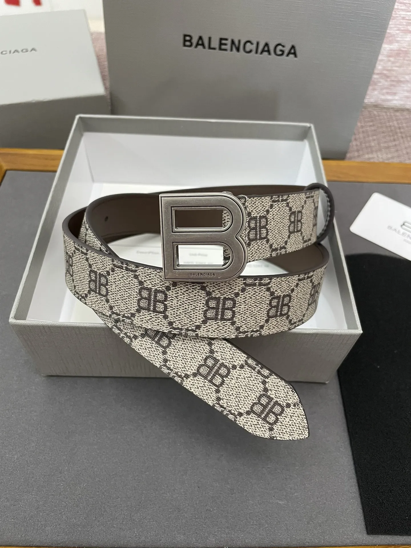 BALENCIAGA 新作ベージュBB柄ベルト3.0cm - 画像 (3)