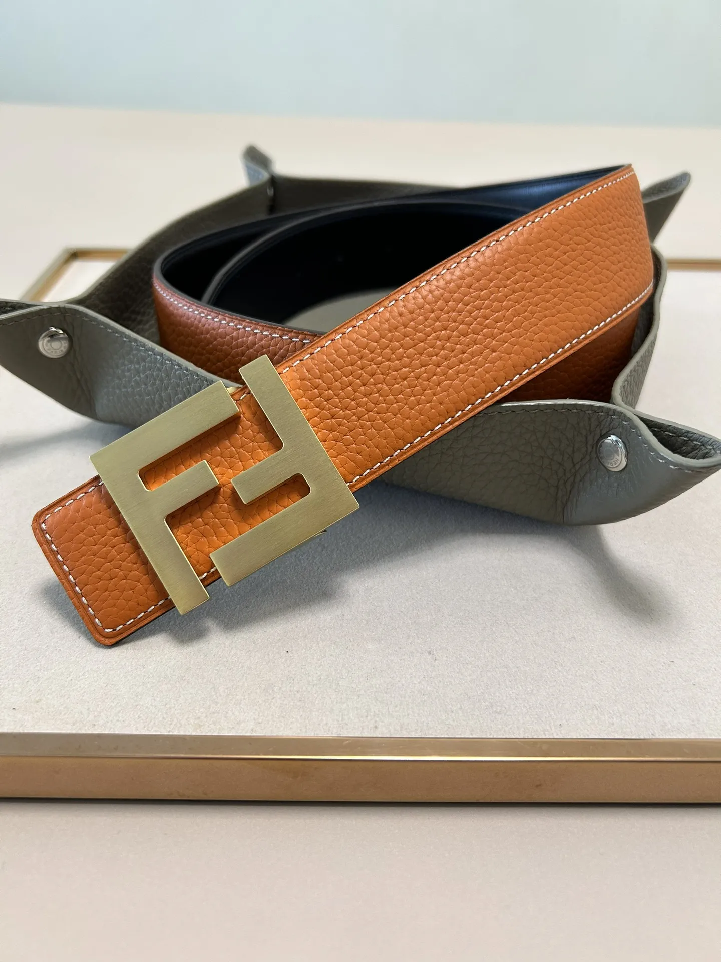 FENDI新作ダブルカラーベルトオレンジブラック