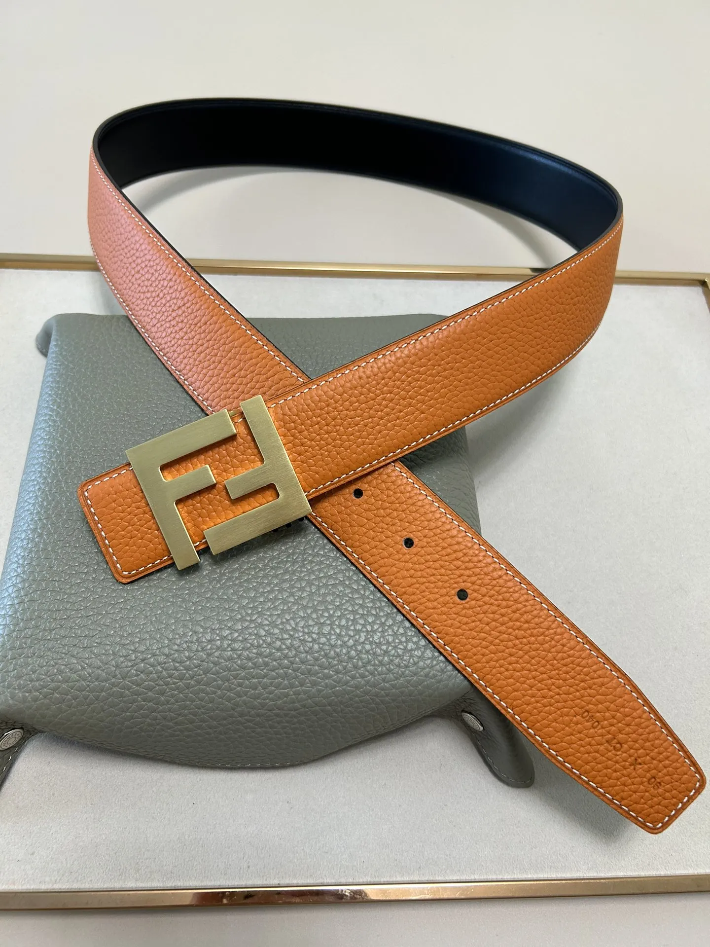 FENDI新作ダブルカラーベルトオレンジブラック - 画像 (4)