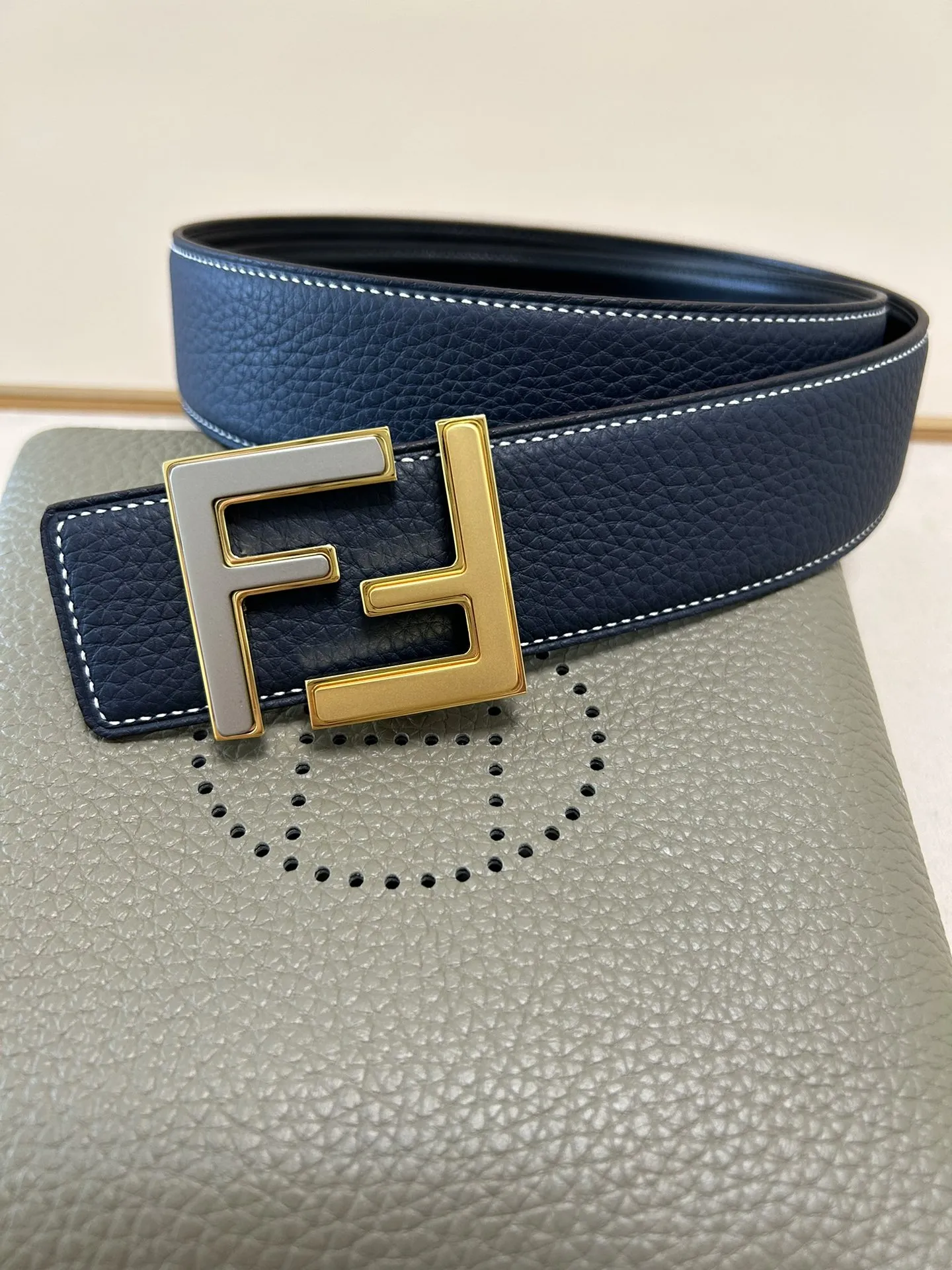 FENDI新作黒ダブルリングベルト - 画像 (3)