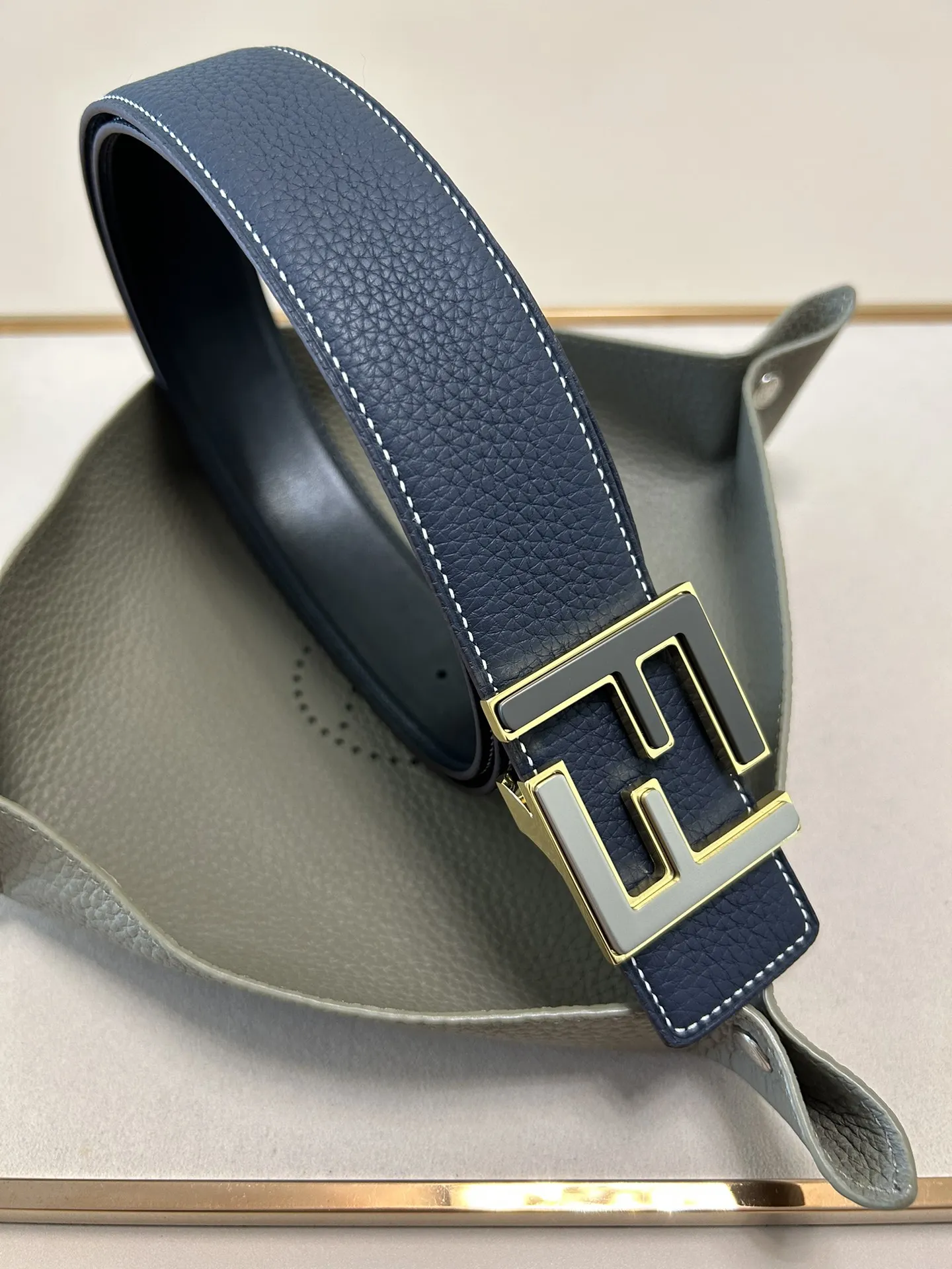 FENDI新作ダブルリングベルト黒FFデザイン - 画像 (6)