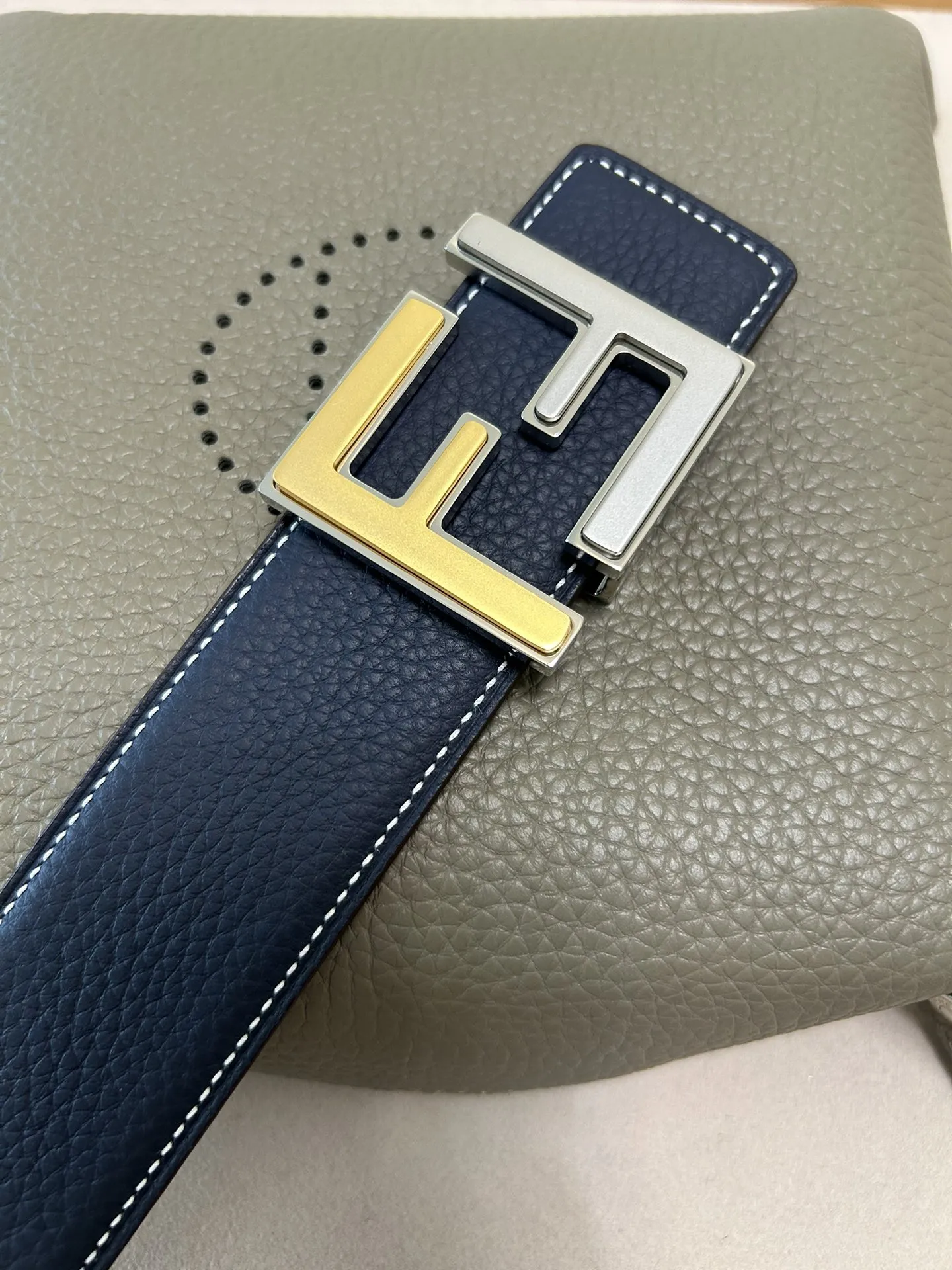 FENDI 新作 ダブルリングベルト  navy FFバ buckle