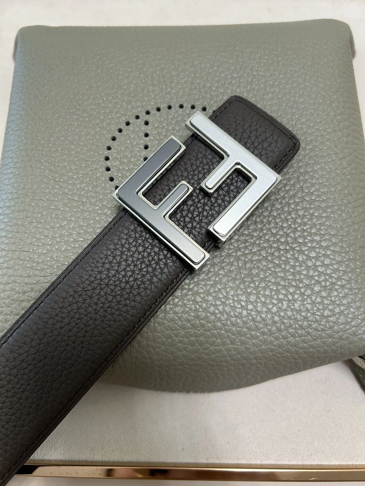 FENDI 新作 ダブルリングベルト 黒 両面使い