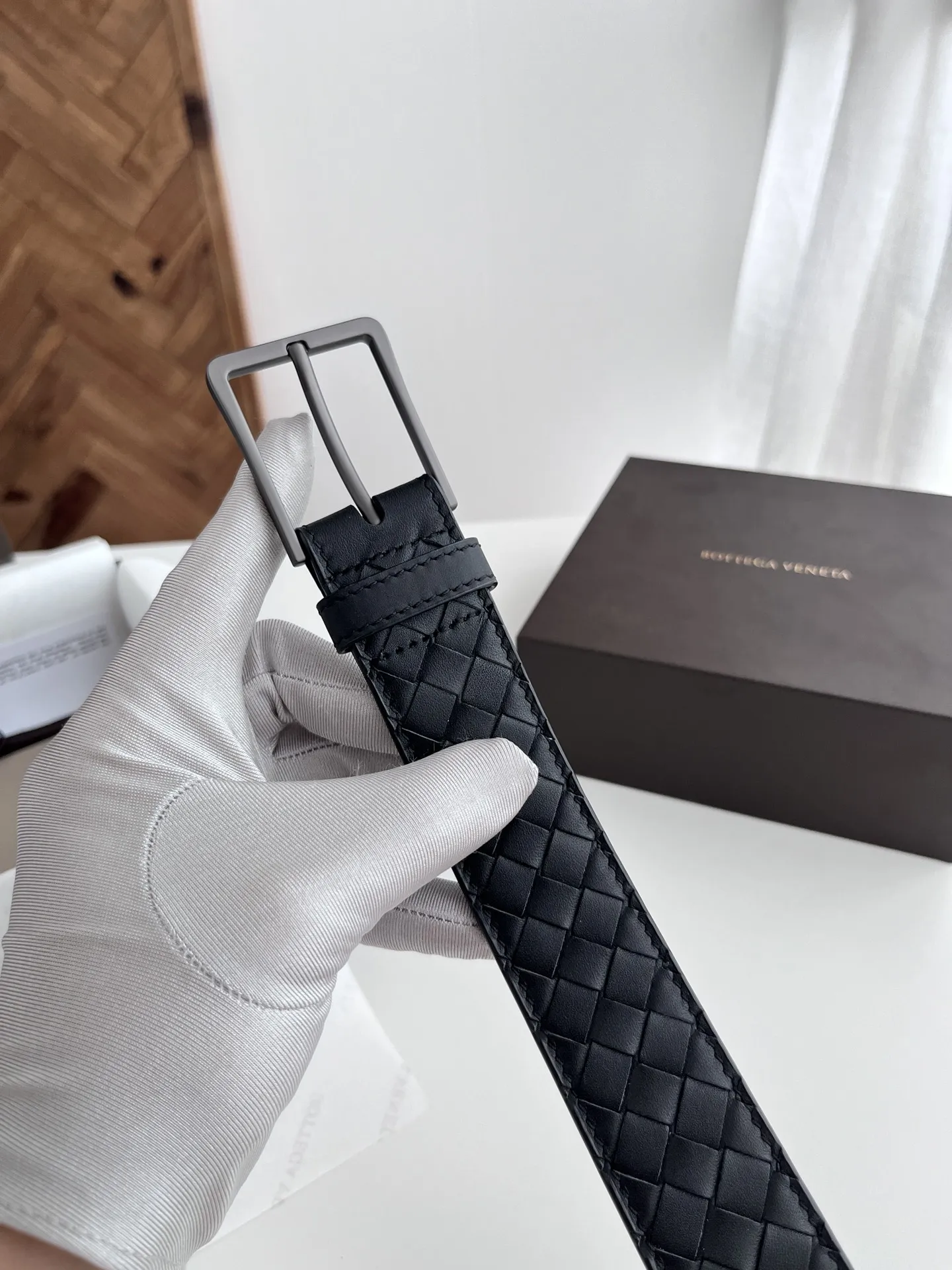 BV 2025新作メンズの手編みの黒の手編みのスクエアパターン - 画像 (4)