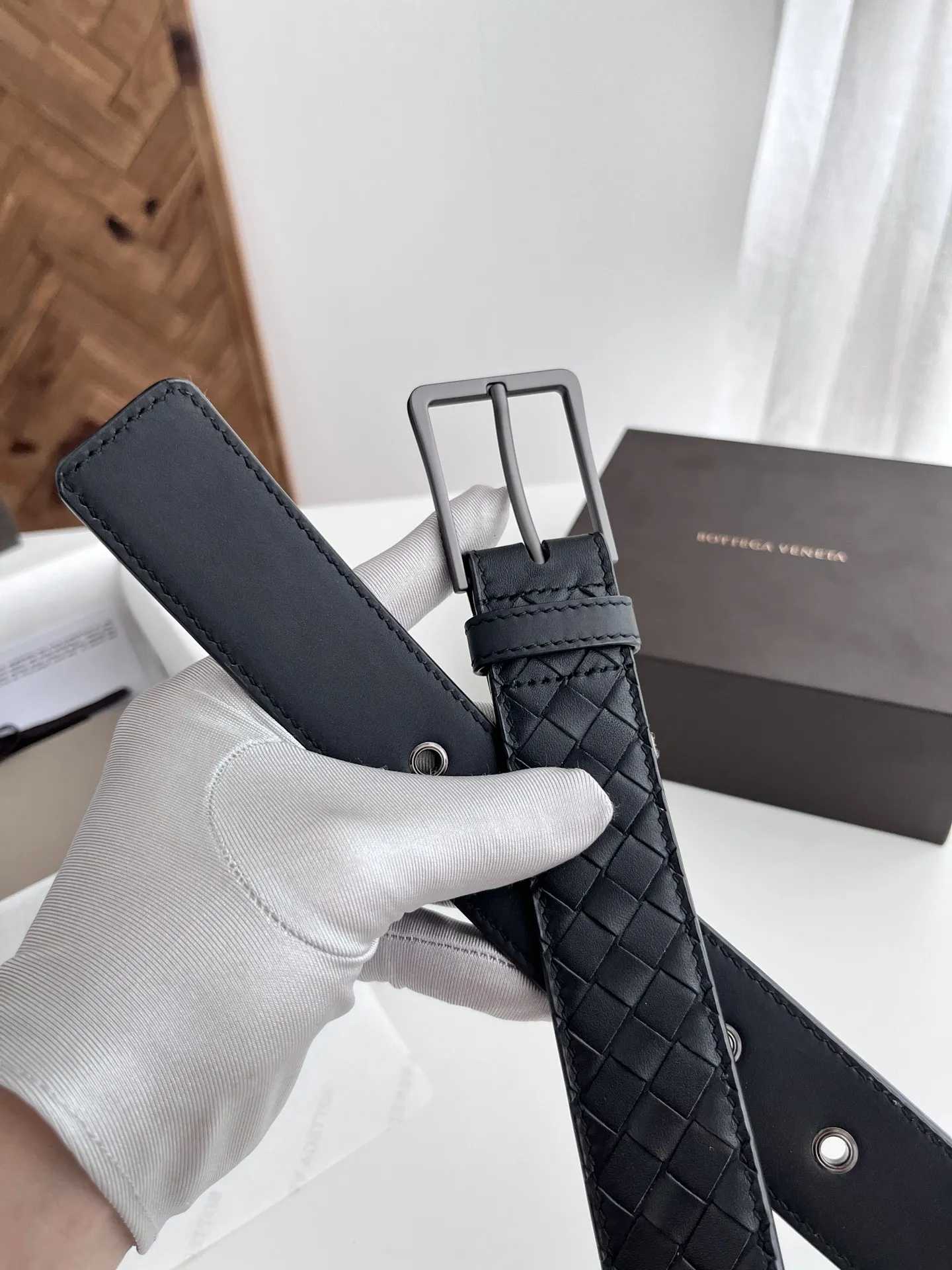 BV 2025新作メンズの手編みの黒の手編みのスクエアパターン - 画像 (5)