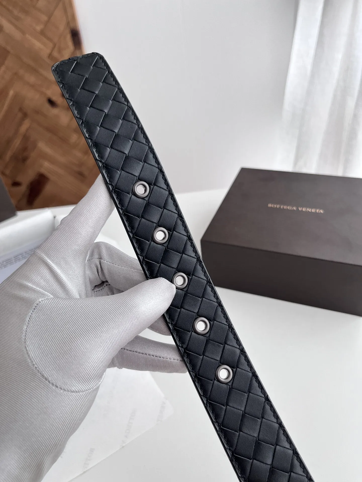 BV 2025新作メンズの手編みの黒の手編みのスクエアパターン - 画像 (7)