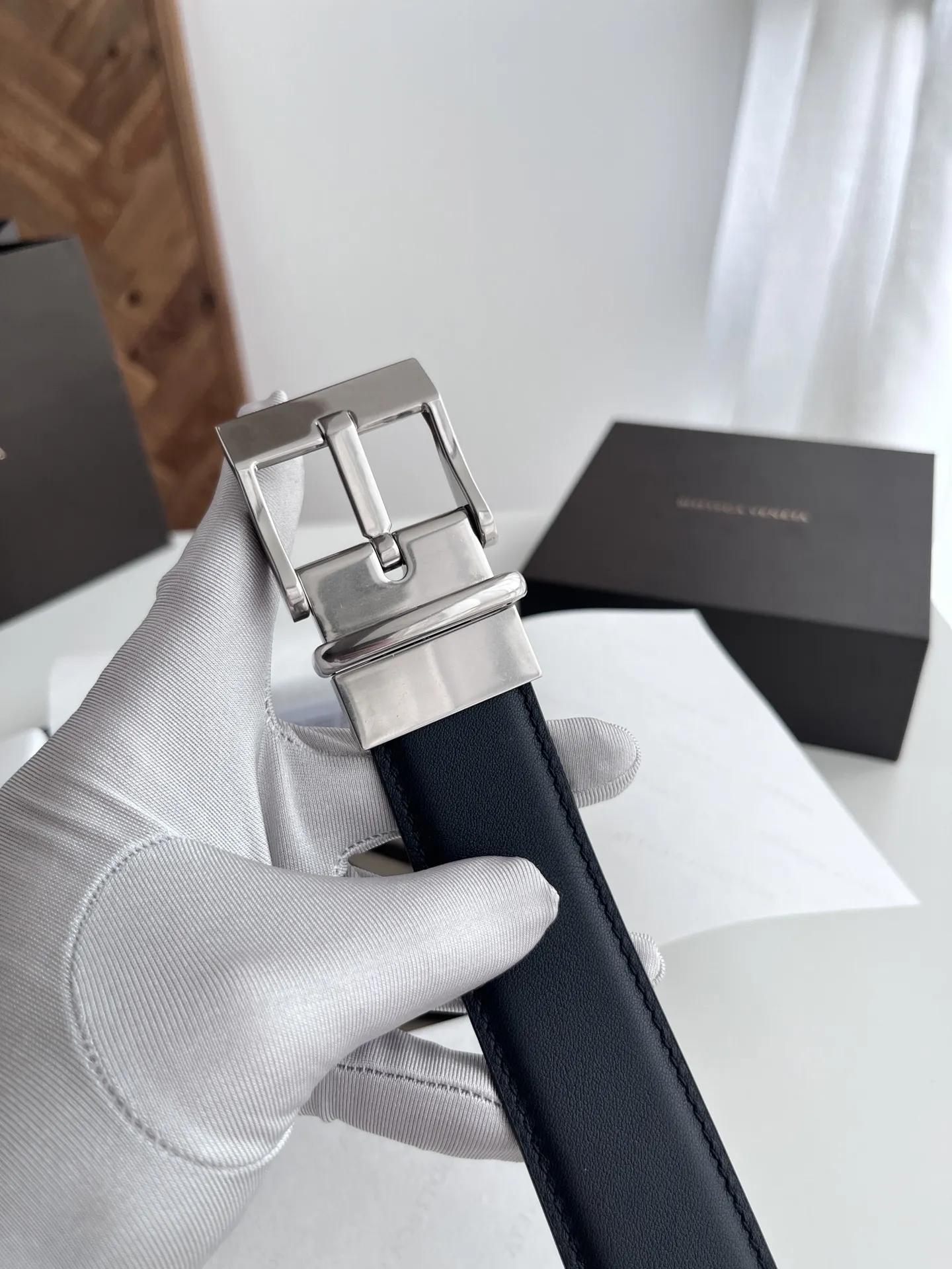 BOTTEGA VENETA 新作黒ダブルフェイスベルト - 画像 (4)