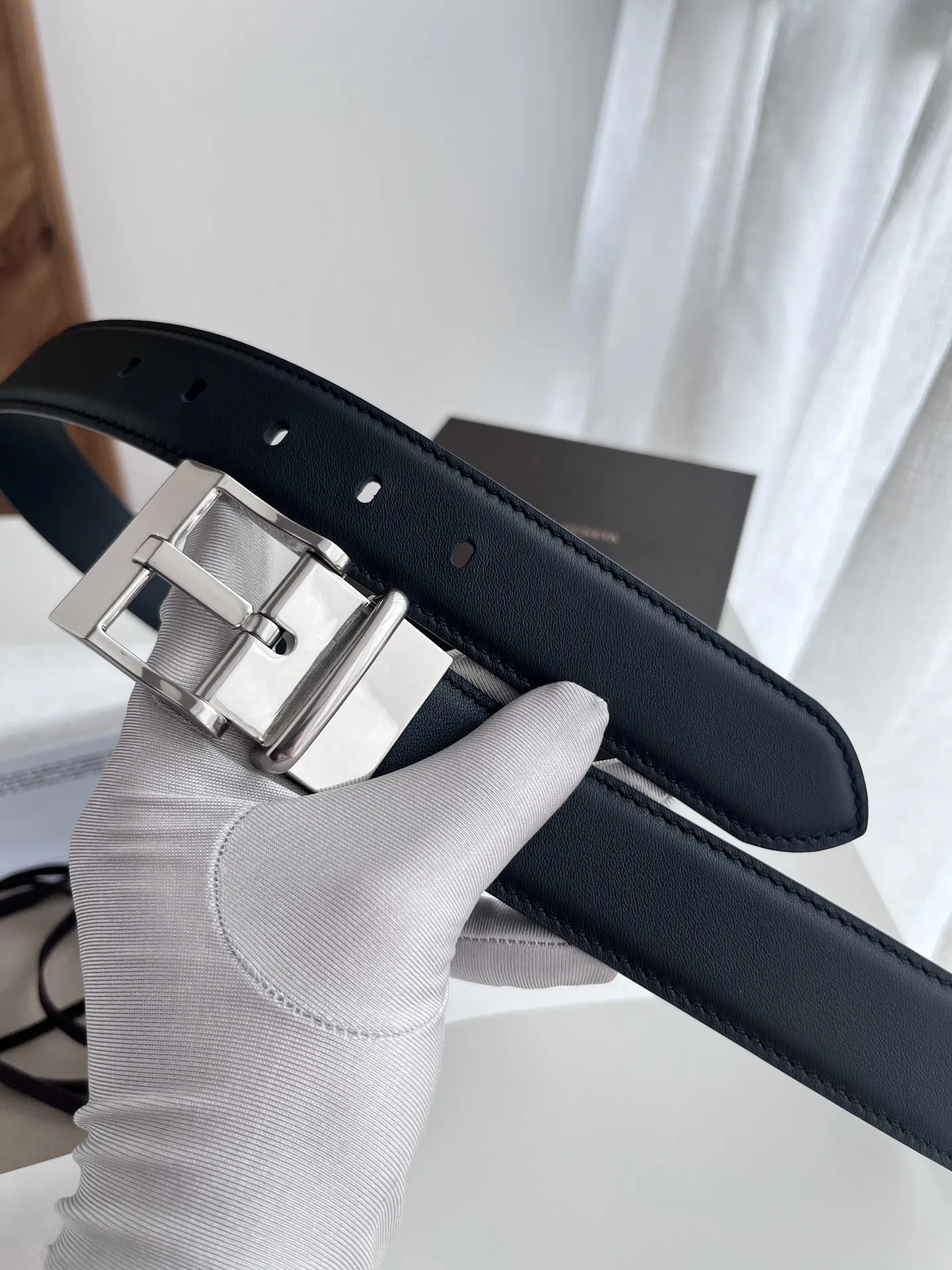 BOTTEGA VENETA 新作黒ダブルフェイスベルト - 画像 (5)