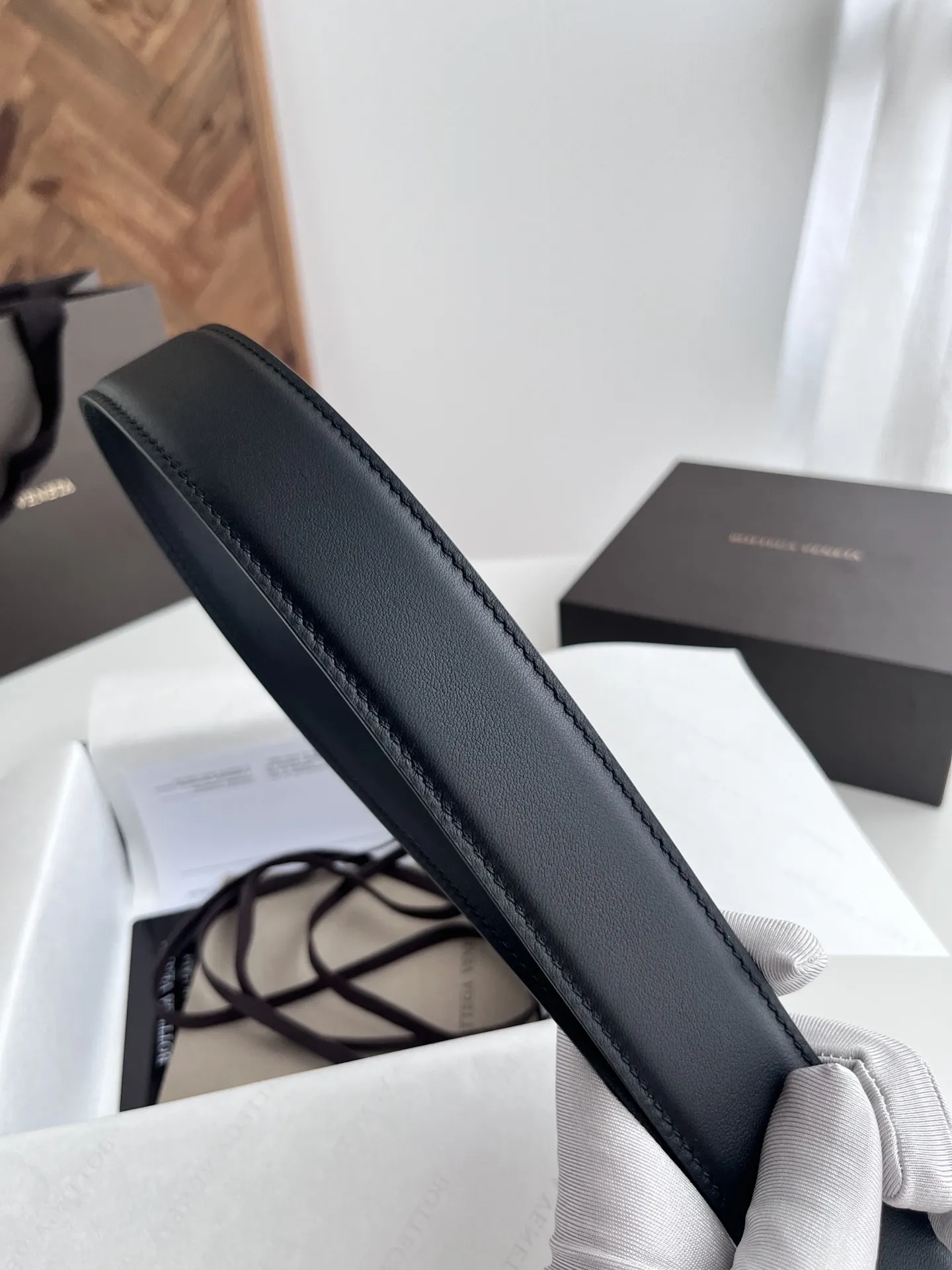 BOTTEGA VENETA 新作黒ダブルフェイスベルト - 画像 (6)