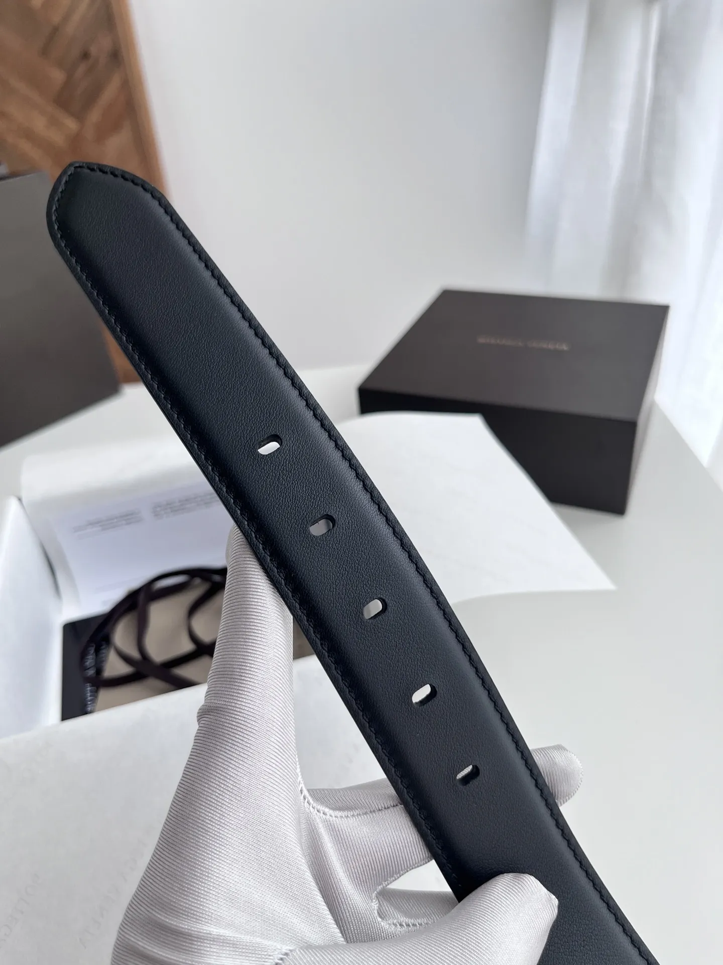 BOTTEGA VENETA 新作黒ダブルフェイスベルト - 画像 (7)