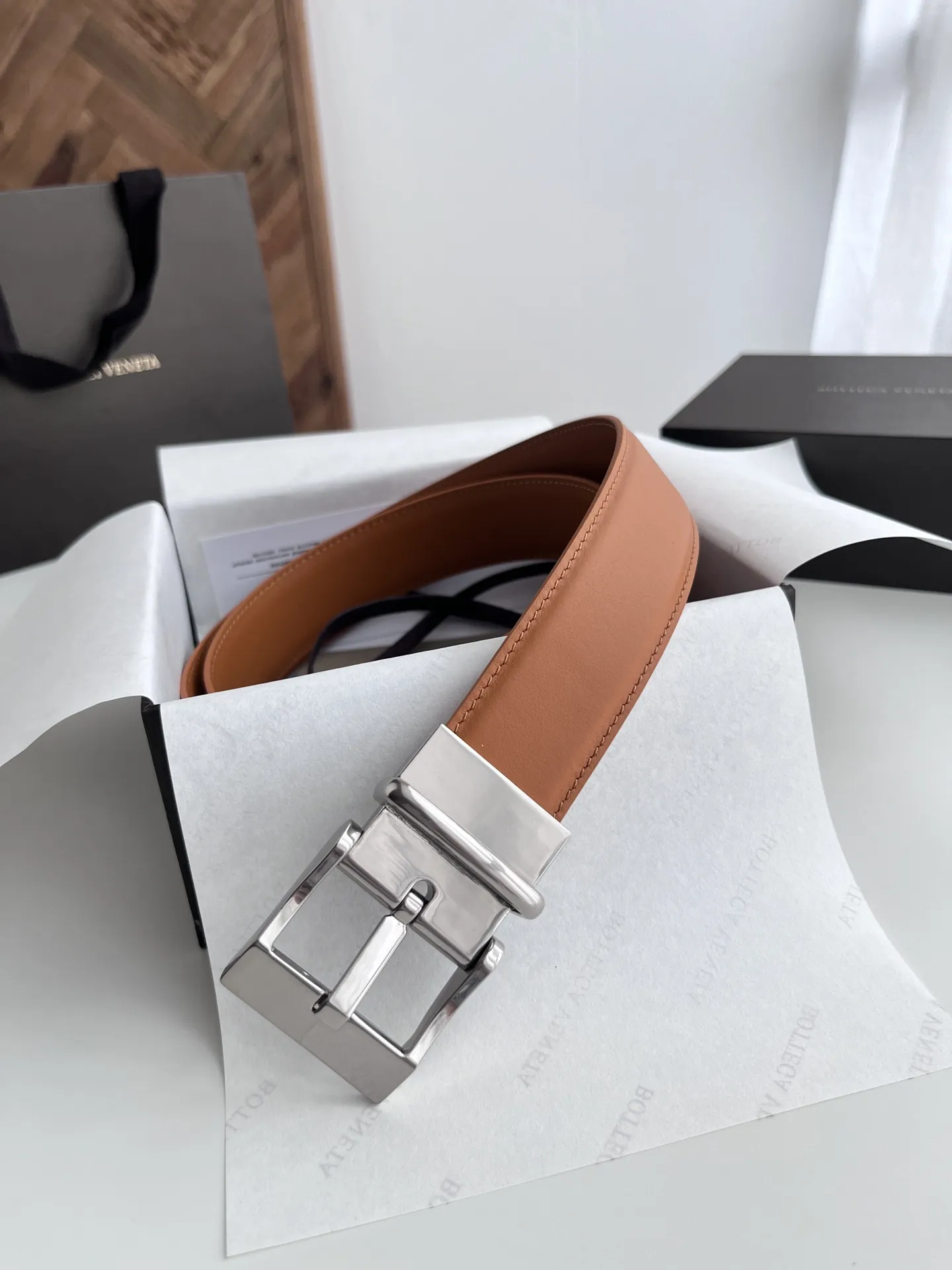 BV新作ダブルフェイス男性用ベルトオレンジ