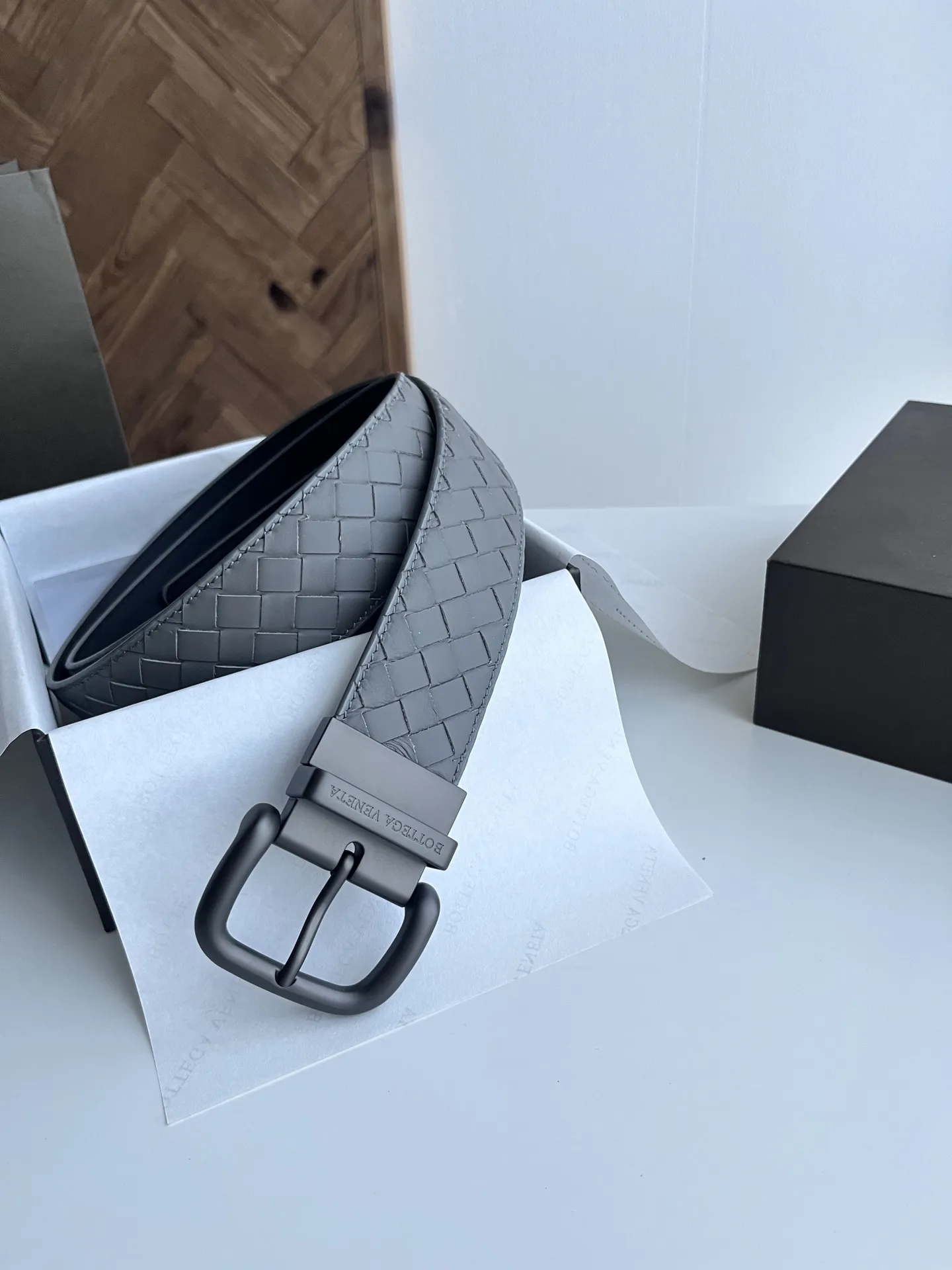 BV新作ダブルフェイス男性用ベルトグレー