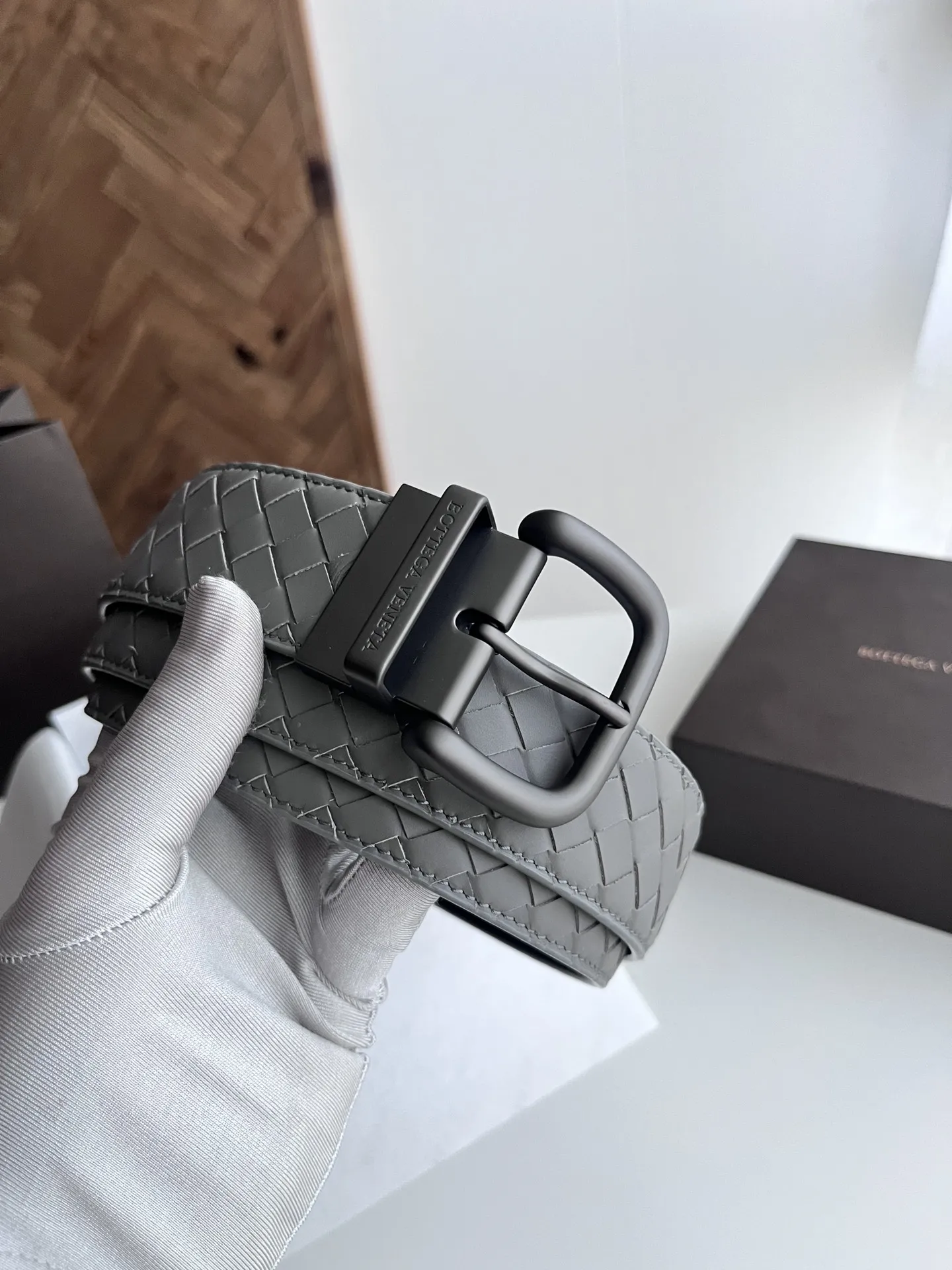 BV新作ダブルフェイス男性用ベルトグレー - 画像 (3)