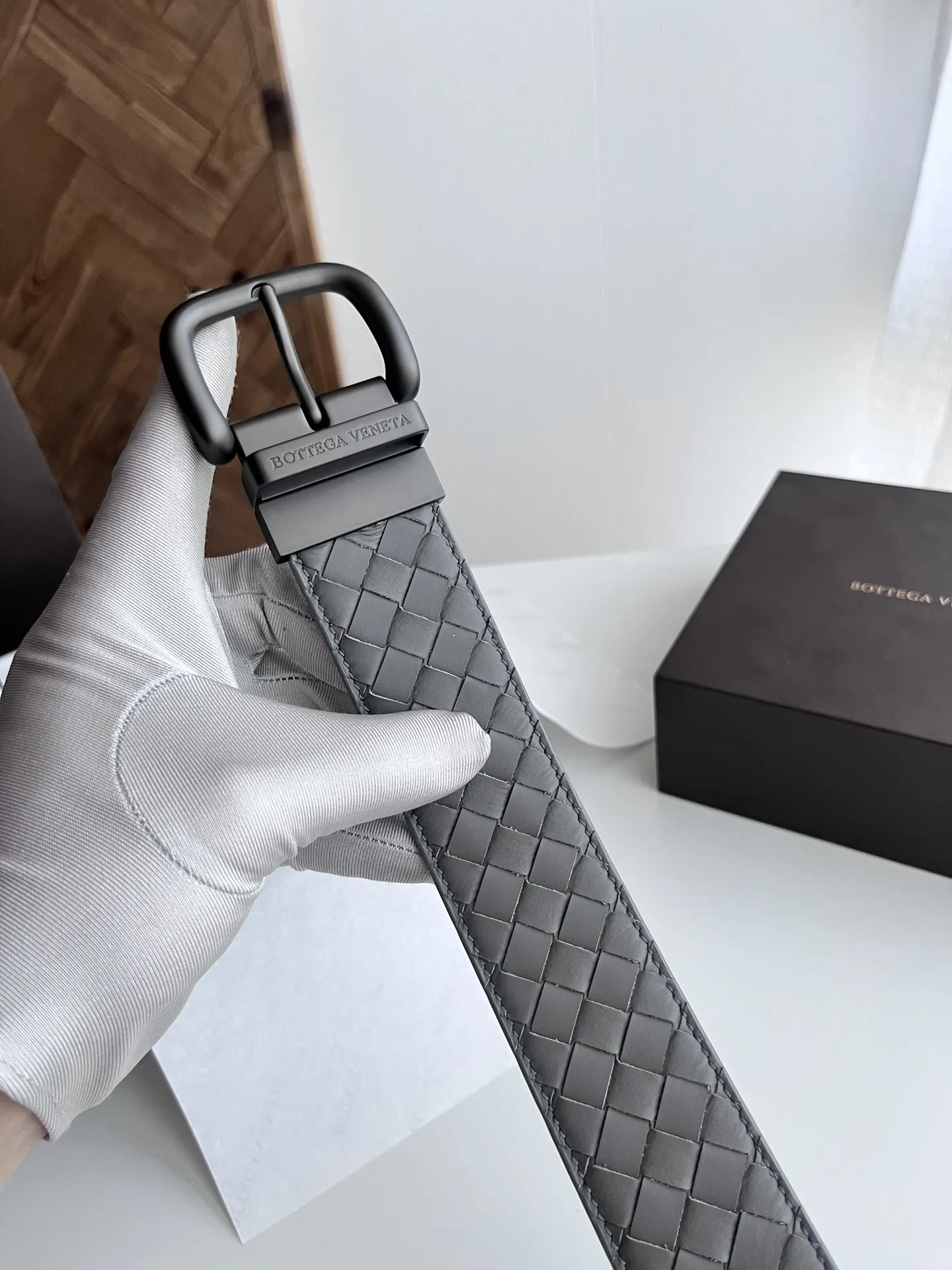 BV新作ダブルフェイス男性用ベルトグレー - 画像 (4)