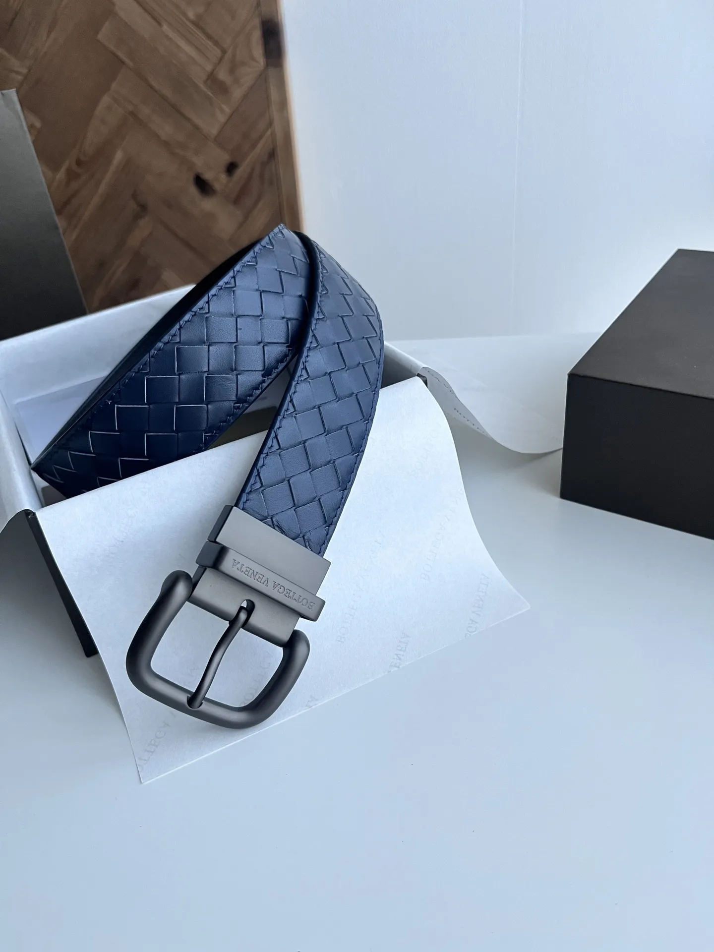 BV新作ダブルフェイス男性用ベルトデザイン