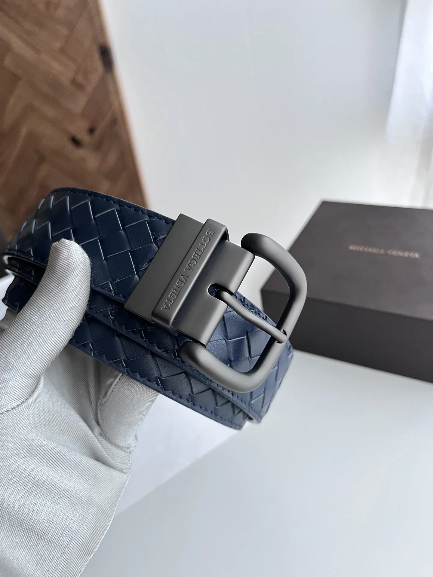 BV新作ダブルフェイス男性用ベルトデザイン - 画像 (3)