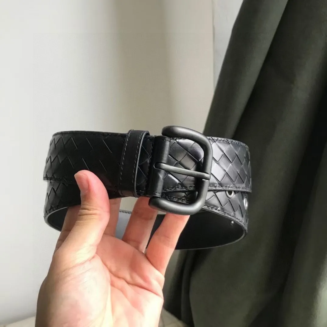 Bottega Veneta 新作黒編み込み皮ベルト