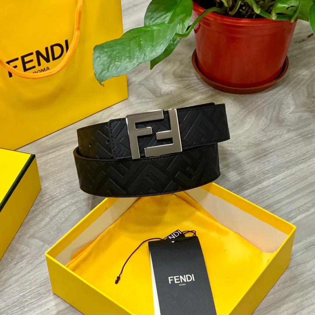 FENDI 新作 ブラック 幅40MM 皮ベルト - 画像 (6)