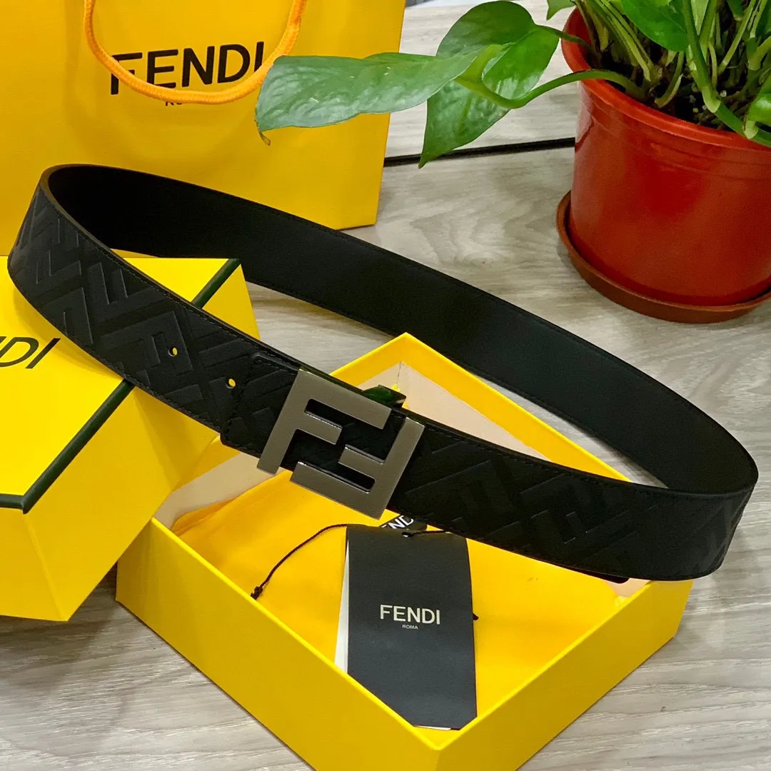 FENDI 新作 ブラック 幅40MM 皮ベルト - 画像 (7)