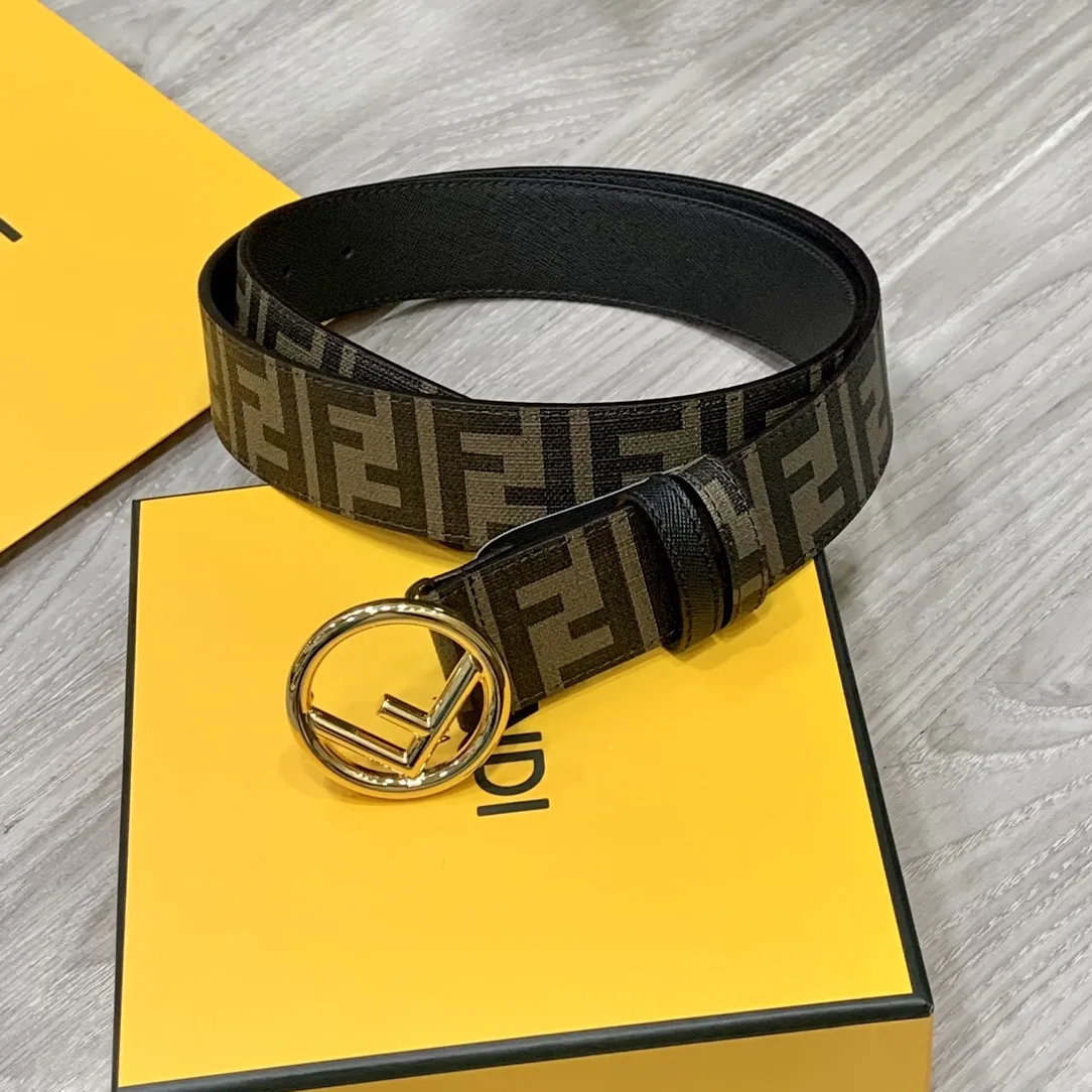 FENDI 新作ブラックFFロゴワイドベルト