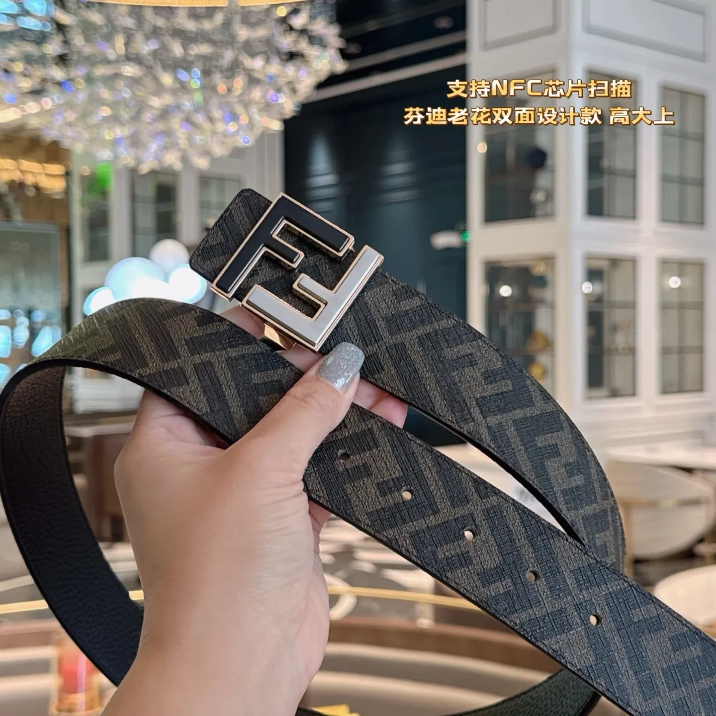 FENDI新作ブラックダブルフェイスベルト - 画像 (4)