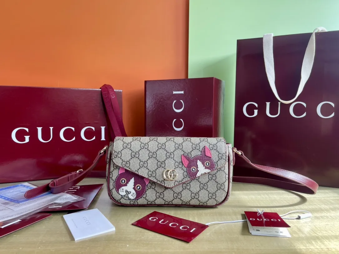 Gucci ベージュ猫柄ミニショルダーバッグ