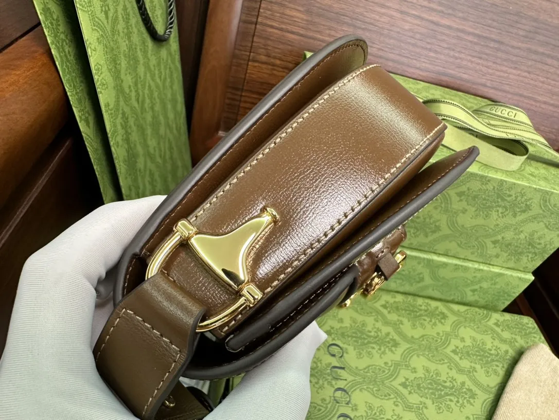 Gucci Horsebit 1955 ミニ斜め掛け鞍型バッグ 茶色 - 画像 (4)
