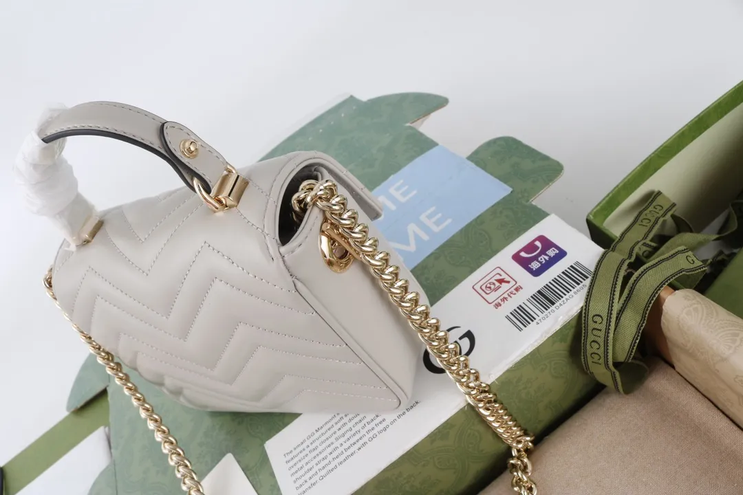 Gucci GG Marmont グレー ハンドバッグ - 画像 (4)