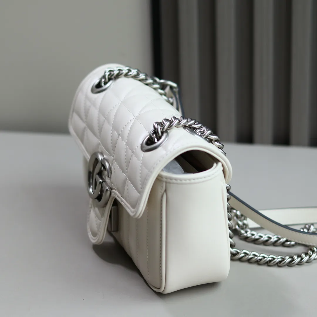 Gucci シルバー GG Marmont ミニショルダーバッグ - 画像 (4)