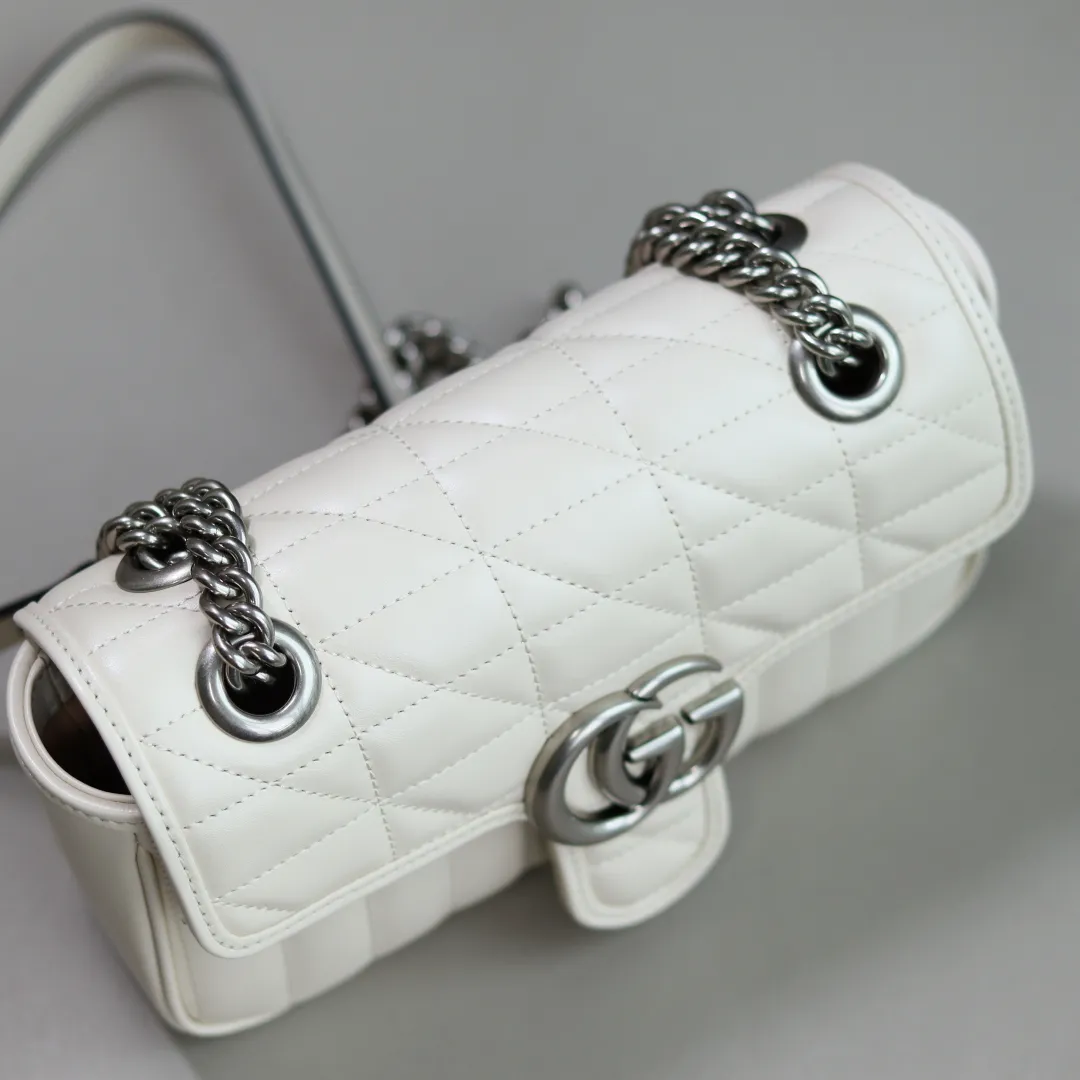 Gucci シルバー GG Marmont ミニショルダーバッグ - 画像 (5)