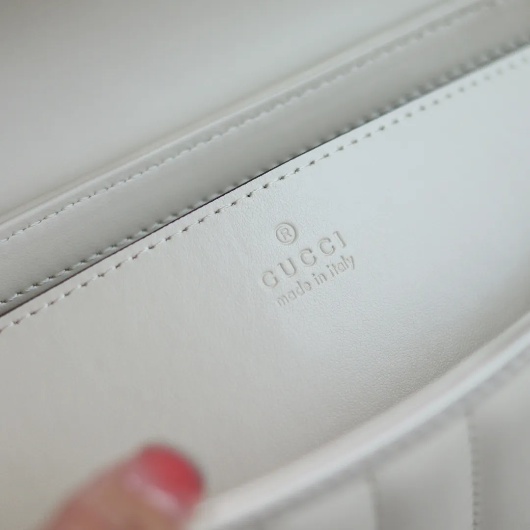 Gucci シルバー GG Marmont ミニショルダーバッグ - 画像 (9)