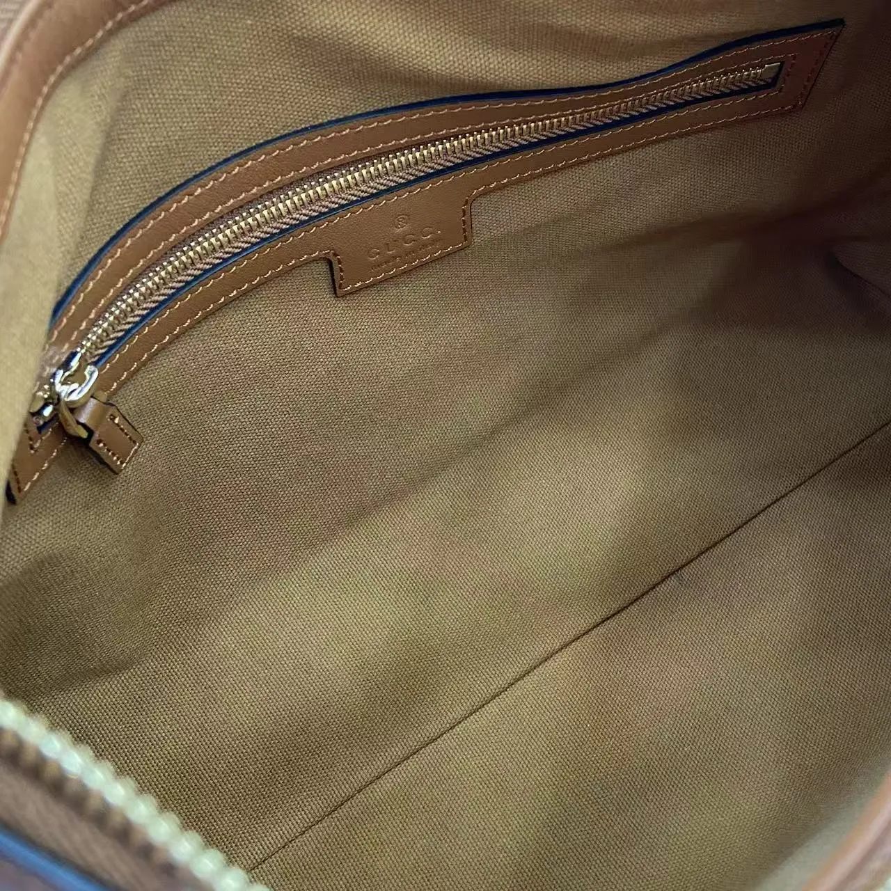 Gucci 2025秋冬ブラウンGGプリントショルダーバックパック - 画像 (9)