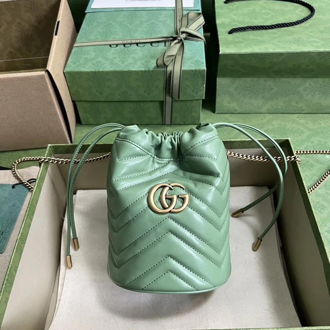 Gucci GG MARMONT MATLASS ミニバケットバッグ セージグリーン