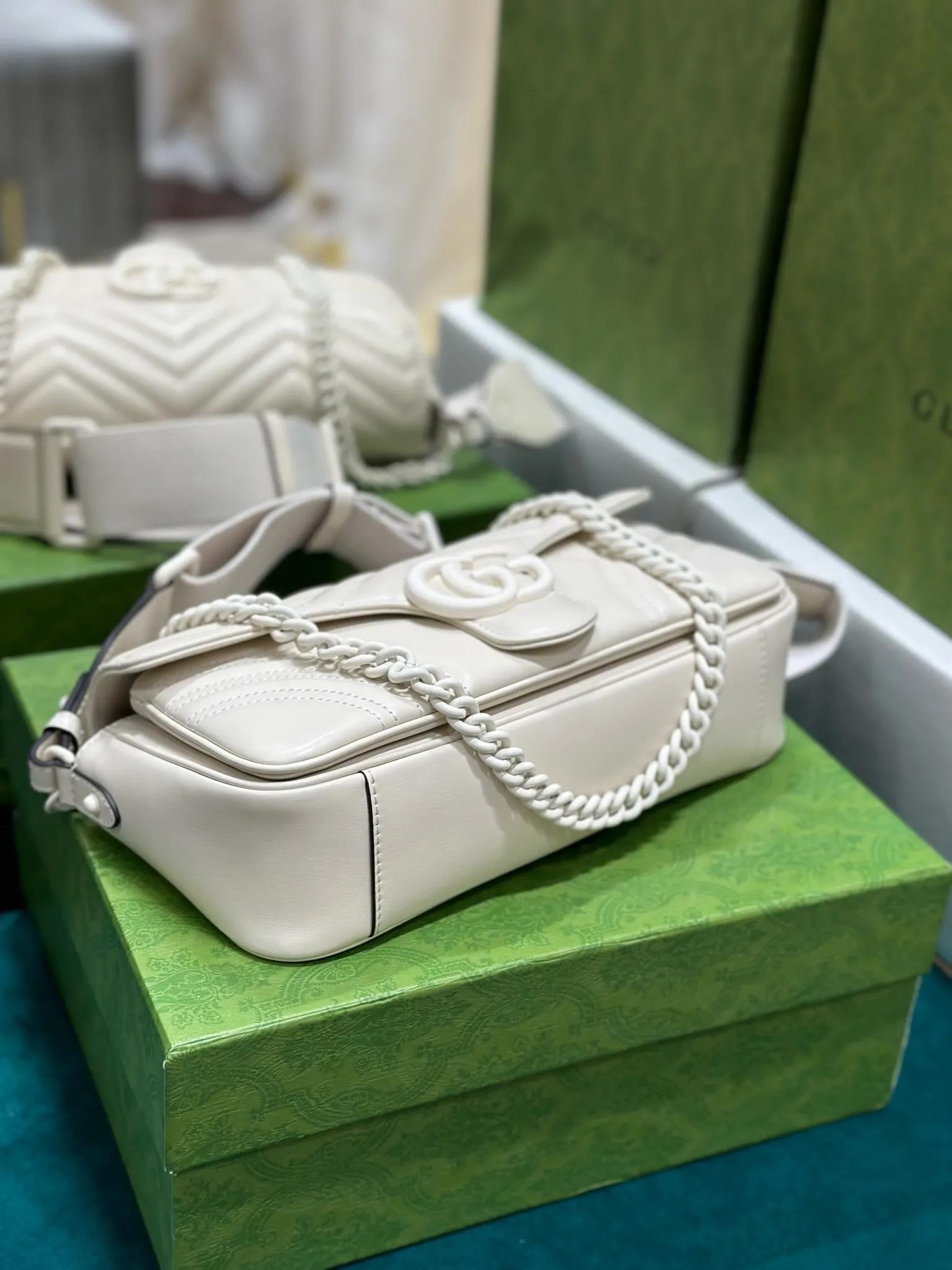 Gucci GG Marmont ショルダーバッグ ホワイト オリジナルレザー - 画像 (7)